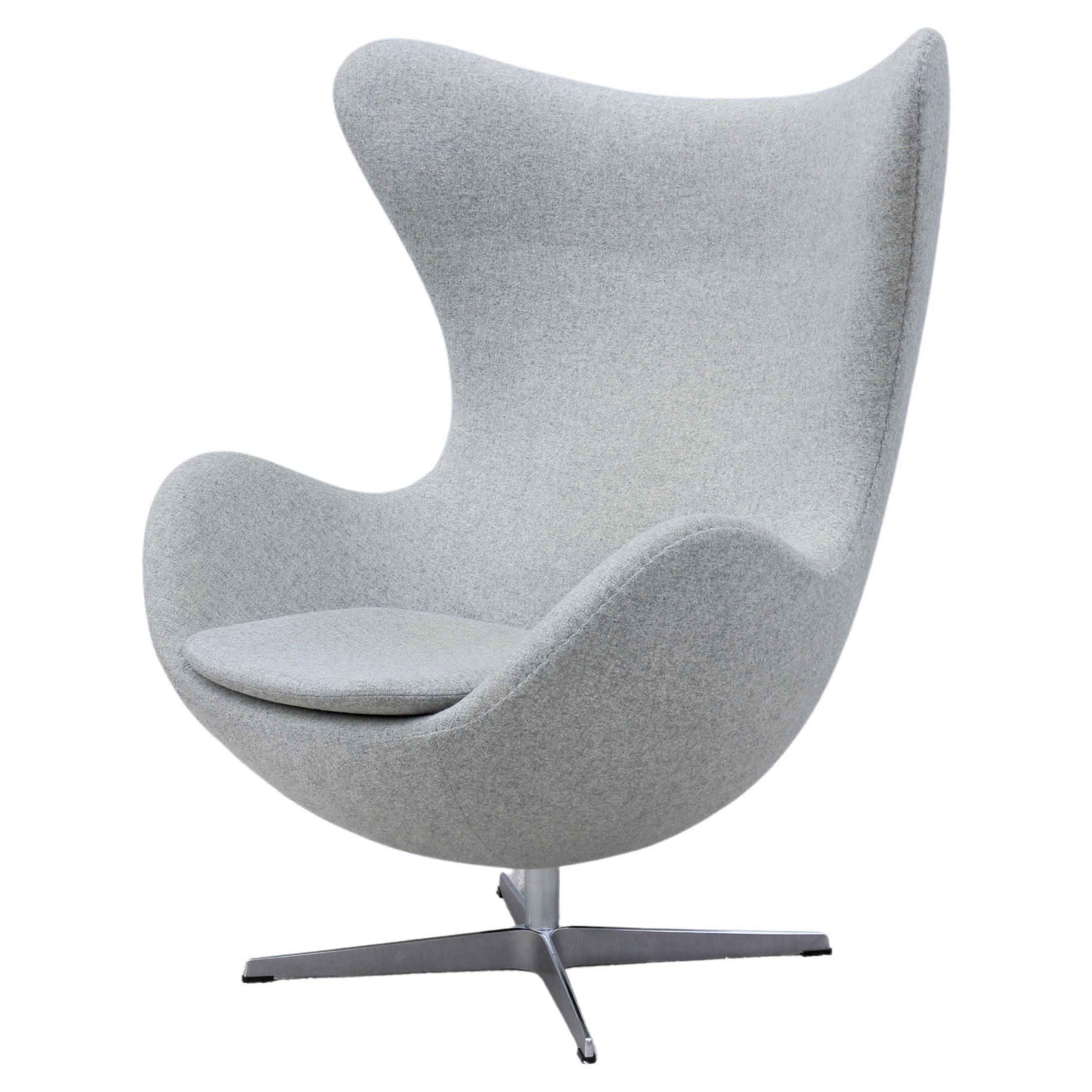 Danish Mid-Century Modern Arne Jacobsen for Fritz Hansen Egg Lounge Chair