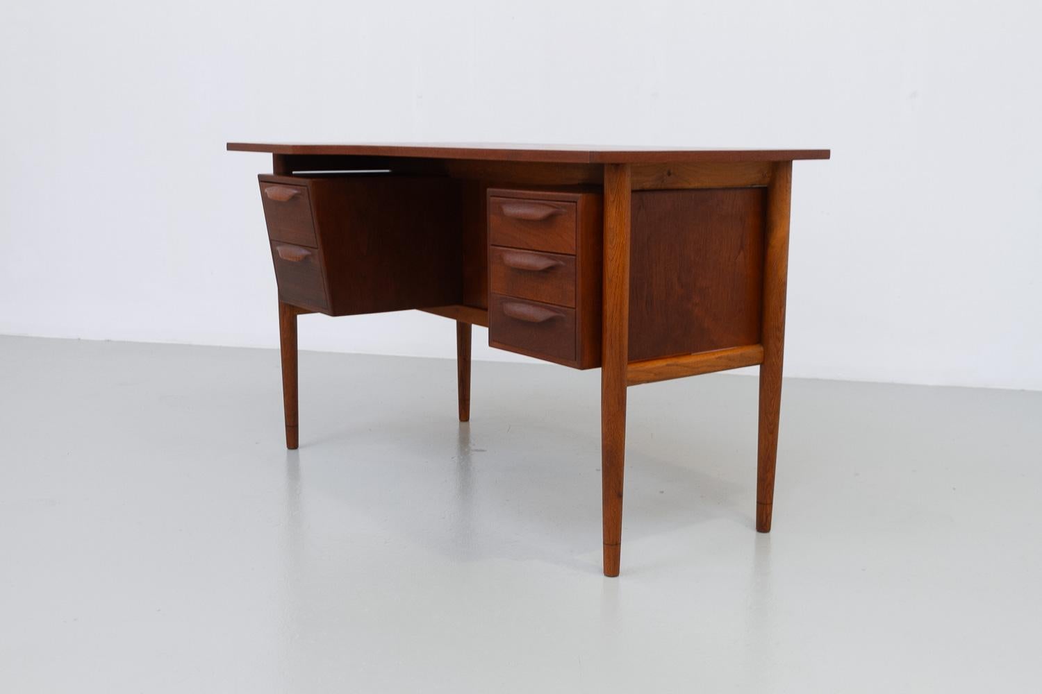 Danish Mid-Century Modern Asymmetrical Teak Desk, 1950s. For Sale 8