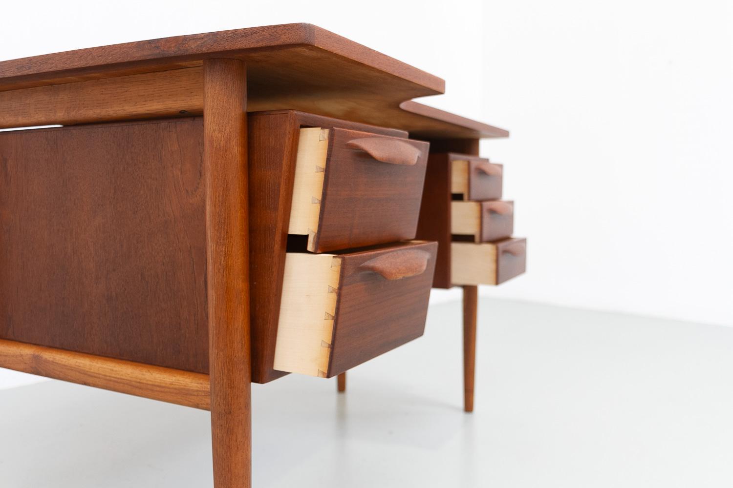 Danish Mid-Century Modern Asymmetrical Teak Desk, 1950s. For Sale 2