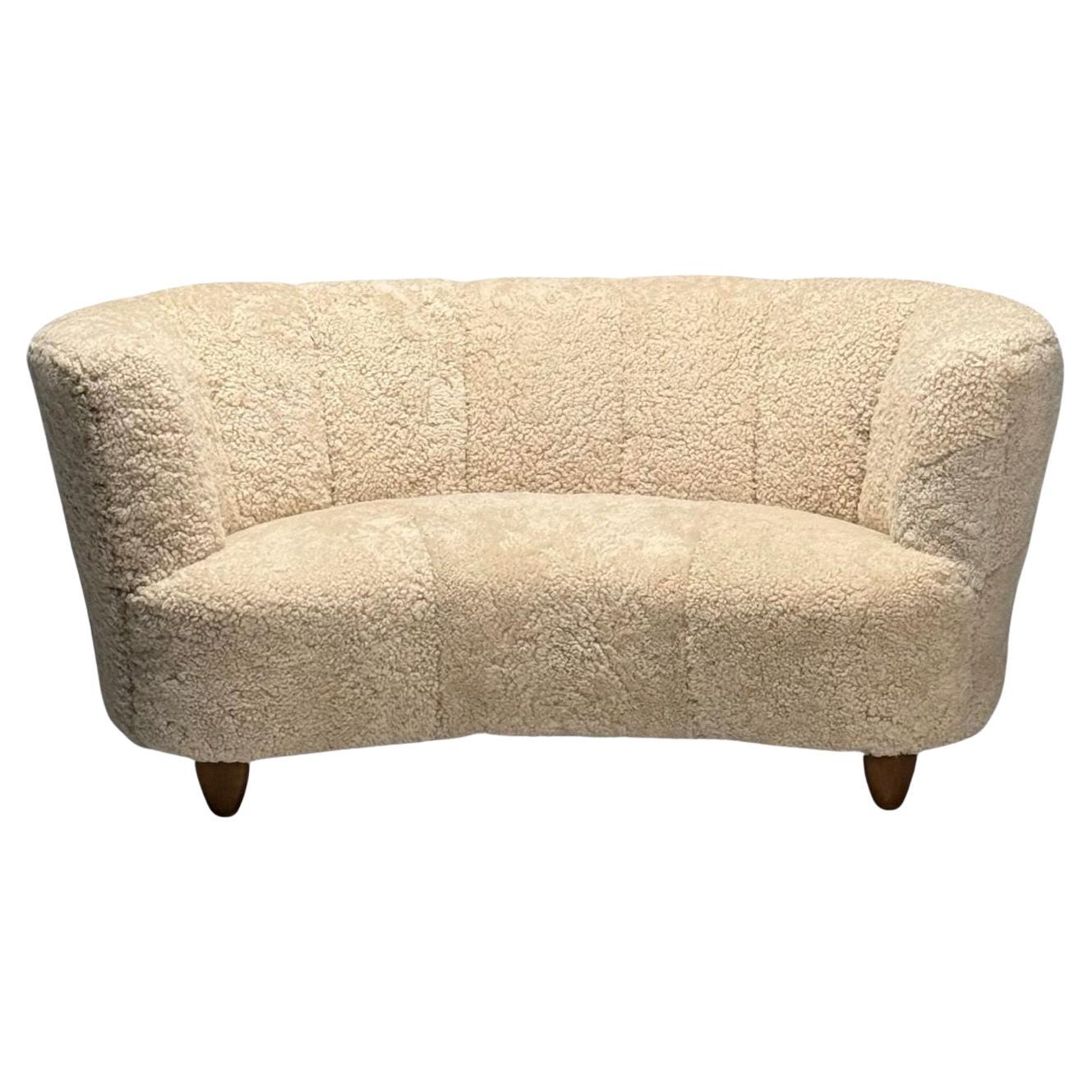 Divano danese del Mid-Century Modern, Banana, Shearling beige, Beeche, Danimarca, anni '50