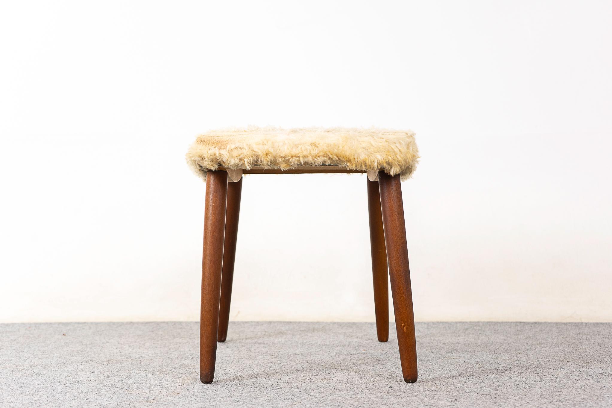 Danish Mid-Century Modern Beech Footstool In Good Condition For Sale In VANCOUVER, CA