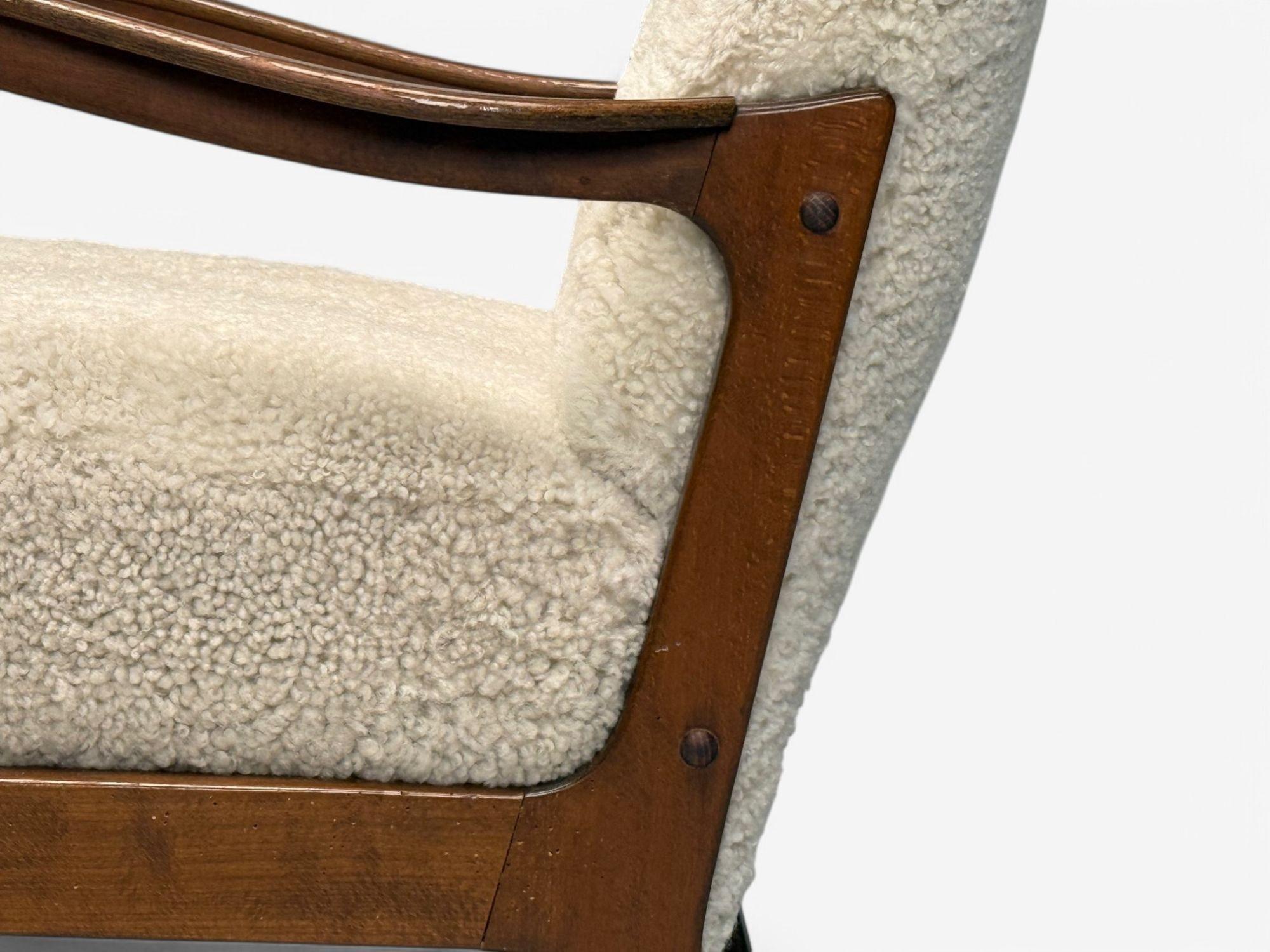 Silla de salón danesa moderna de mediados de siglo, piel de oveja beige, haya, Dinamarca, años 60 en venta 1