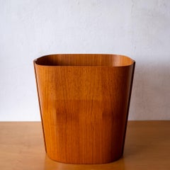 Papelera o cubo de basura de teca danesa de mediados de siglo Beni Mobler Denmark