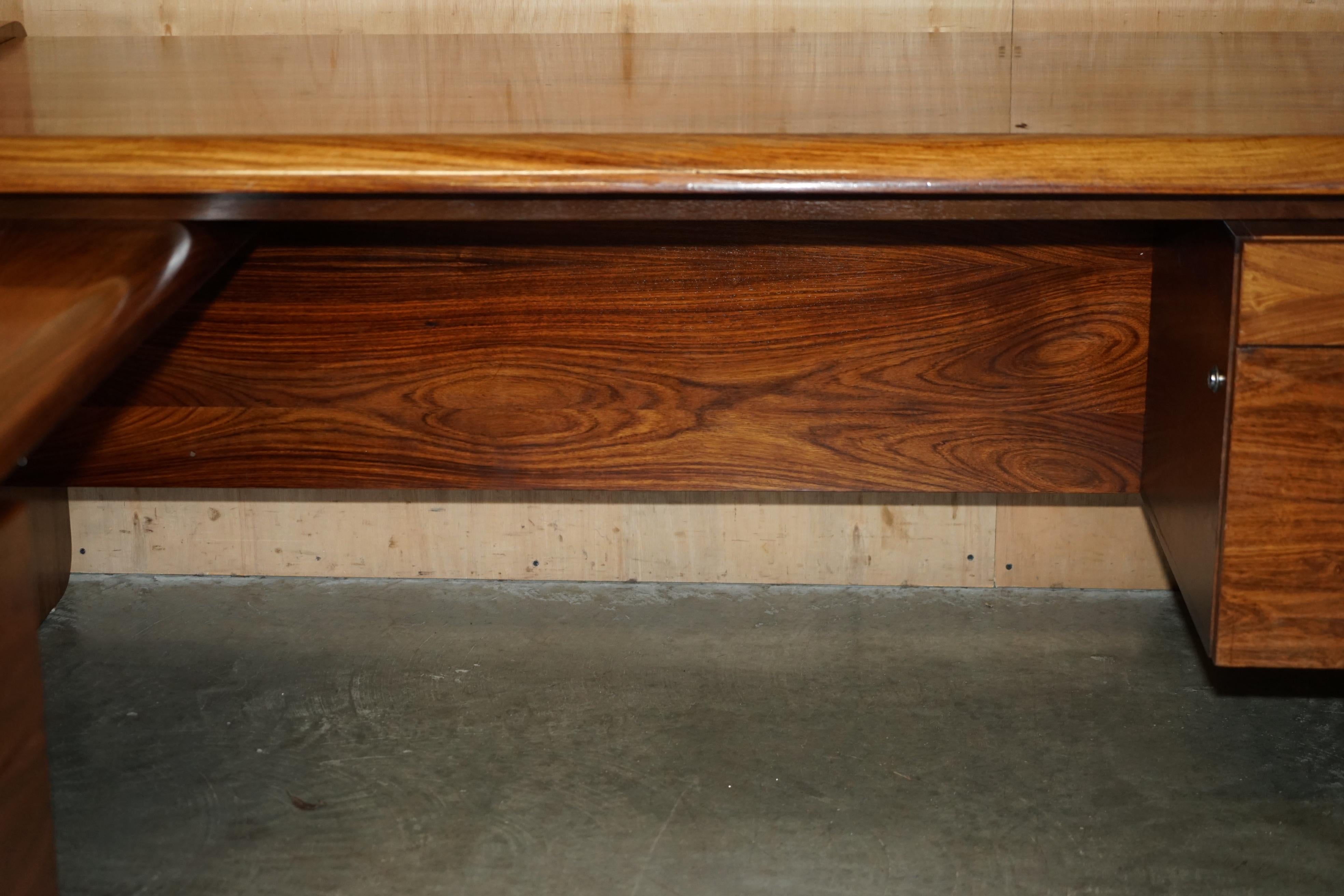 Scrivania per ufficio in legno di origine danese del Medioevo, angolo sinistro, Part One di SUiTE in vendita 4