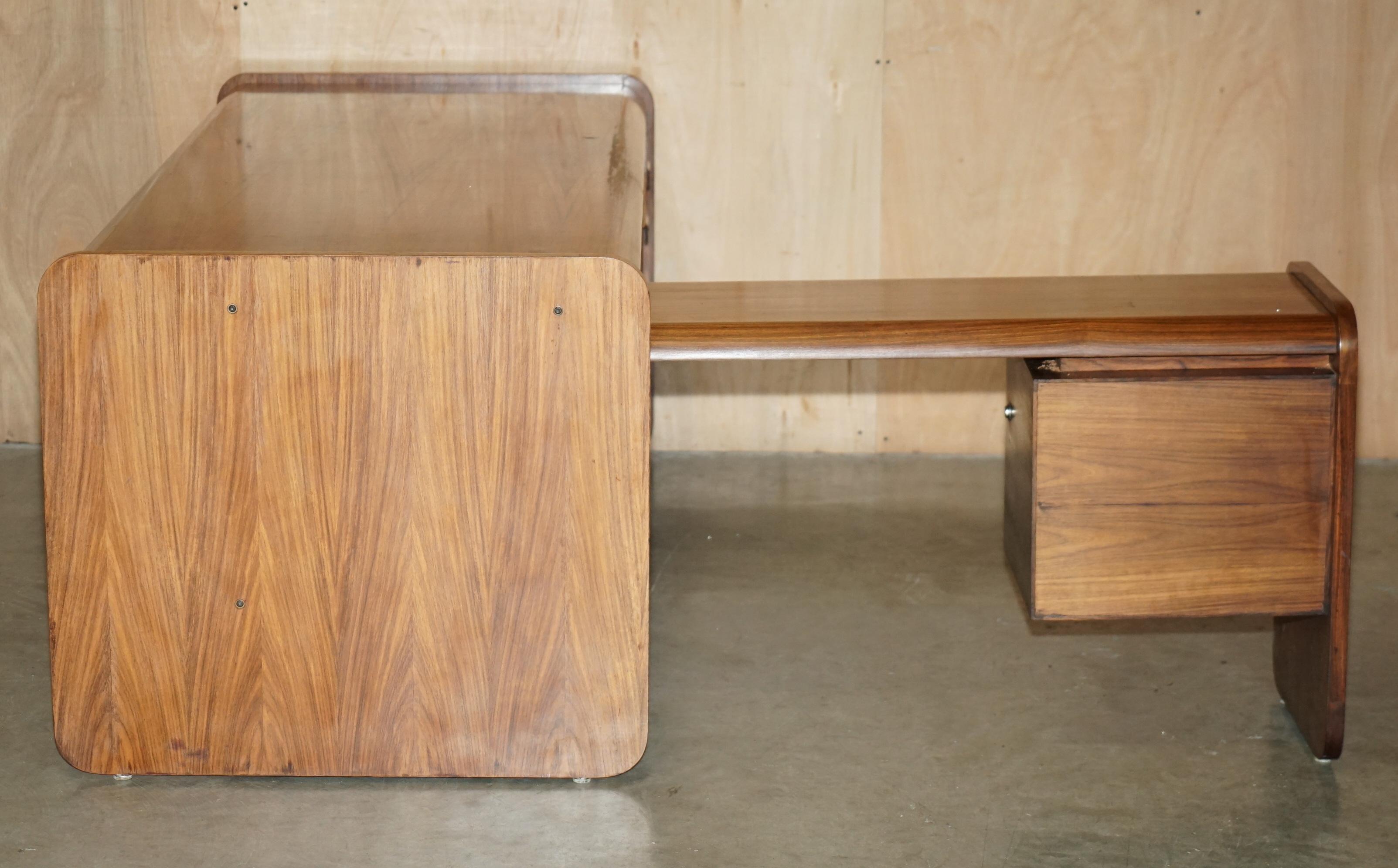 Scrivania per ufficio in legno di origine danese del Medioevo, angolo sinistro, Part One di SUiTE in vendita 7