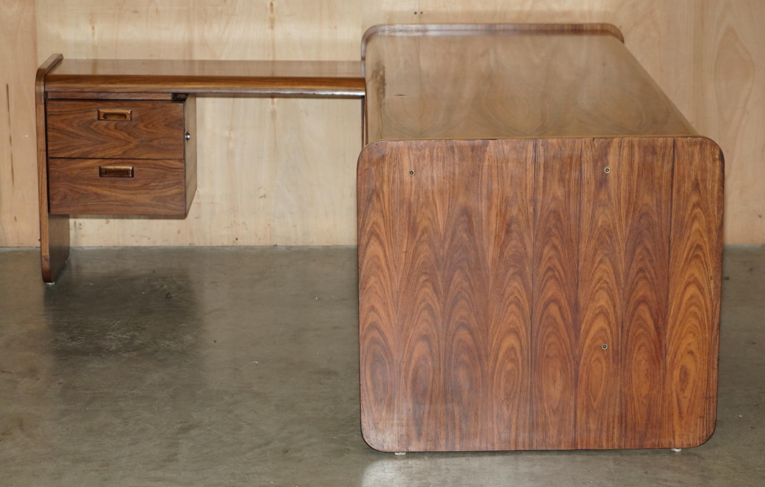 Scrivania per ufficio in legno di origine danese del Medioevo, angolo sinistro, Part One di SUiTE in vendita 11