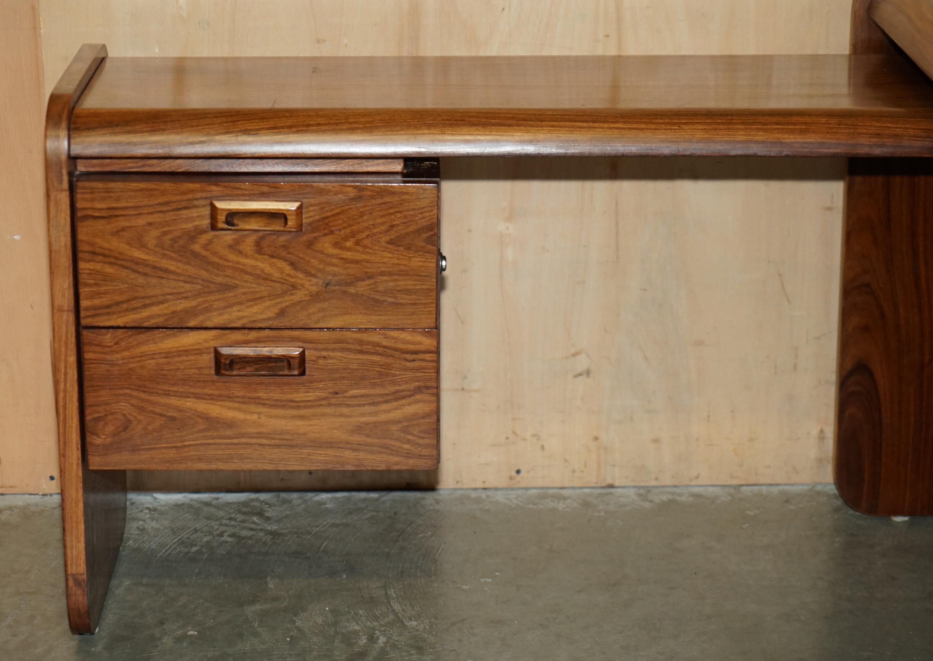 Scrivania per ufficio in legno di origine danese del Medioevo, angolo sinistro, Part One di SUiTE in vendita 12