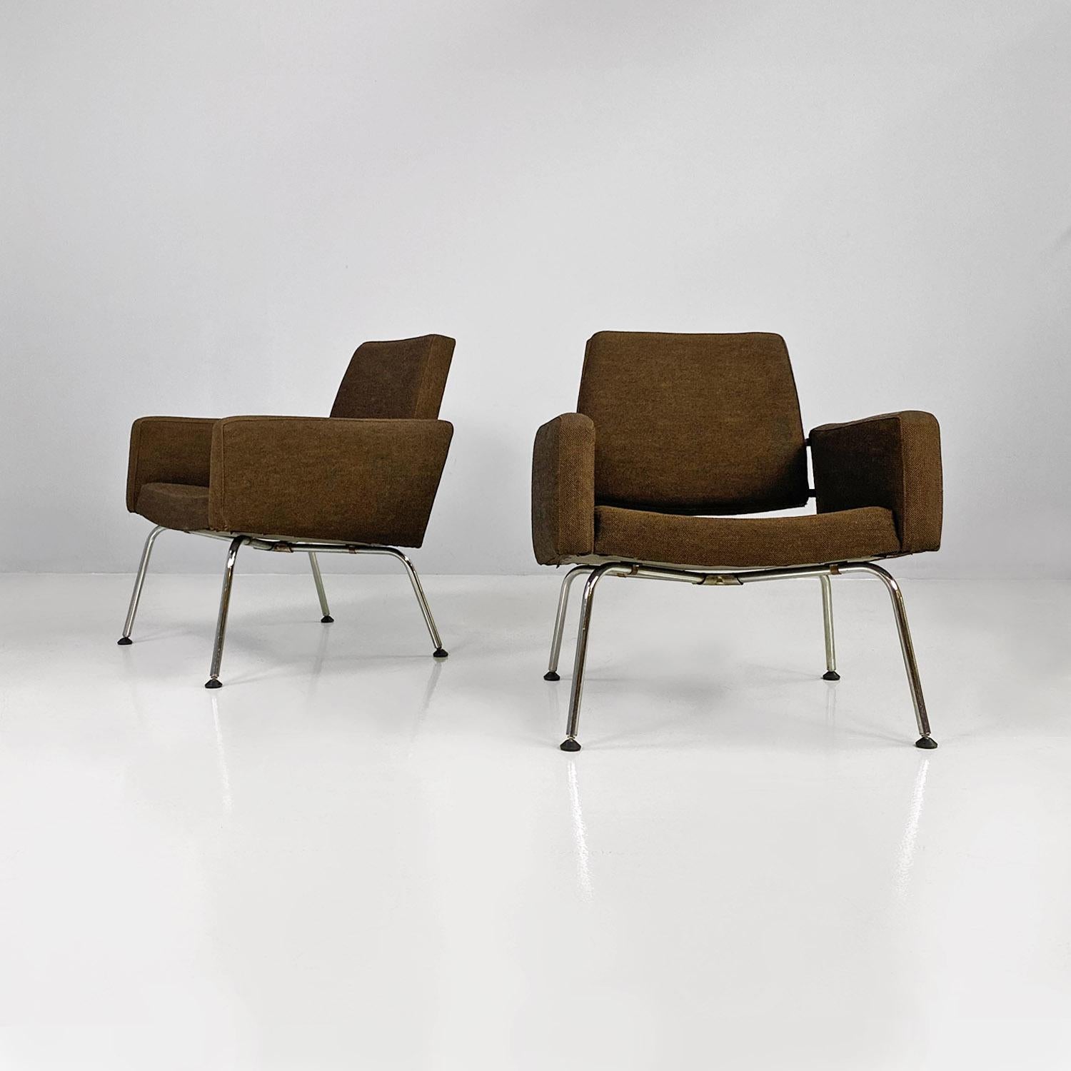 Danish mid-century modern brown fabric and chromed steel armchairs by Kay Korbing for Godtfred, made in 1960.
Armchairs with original fabric in perfect condition and new padding, satin steel legs with pivoting tips.
Excellent general