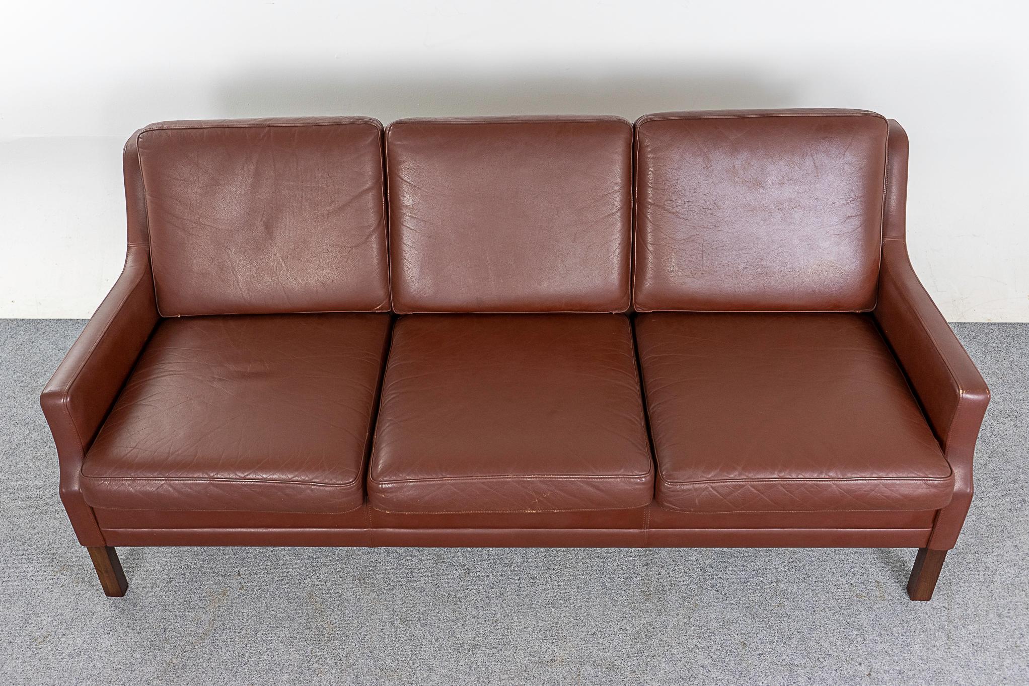 Danish Mid-Century Modern Brown Leather Sofa  In Good Condition For Sale In VANCOUVER, CA