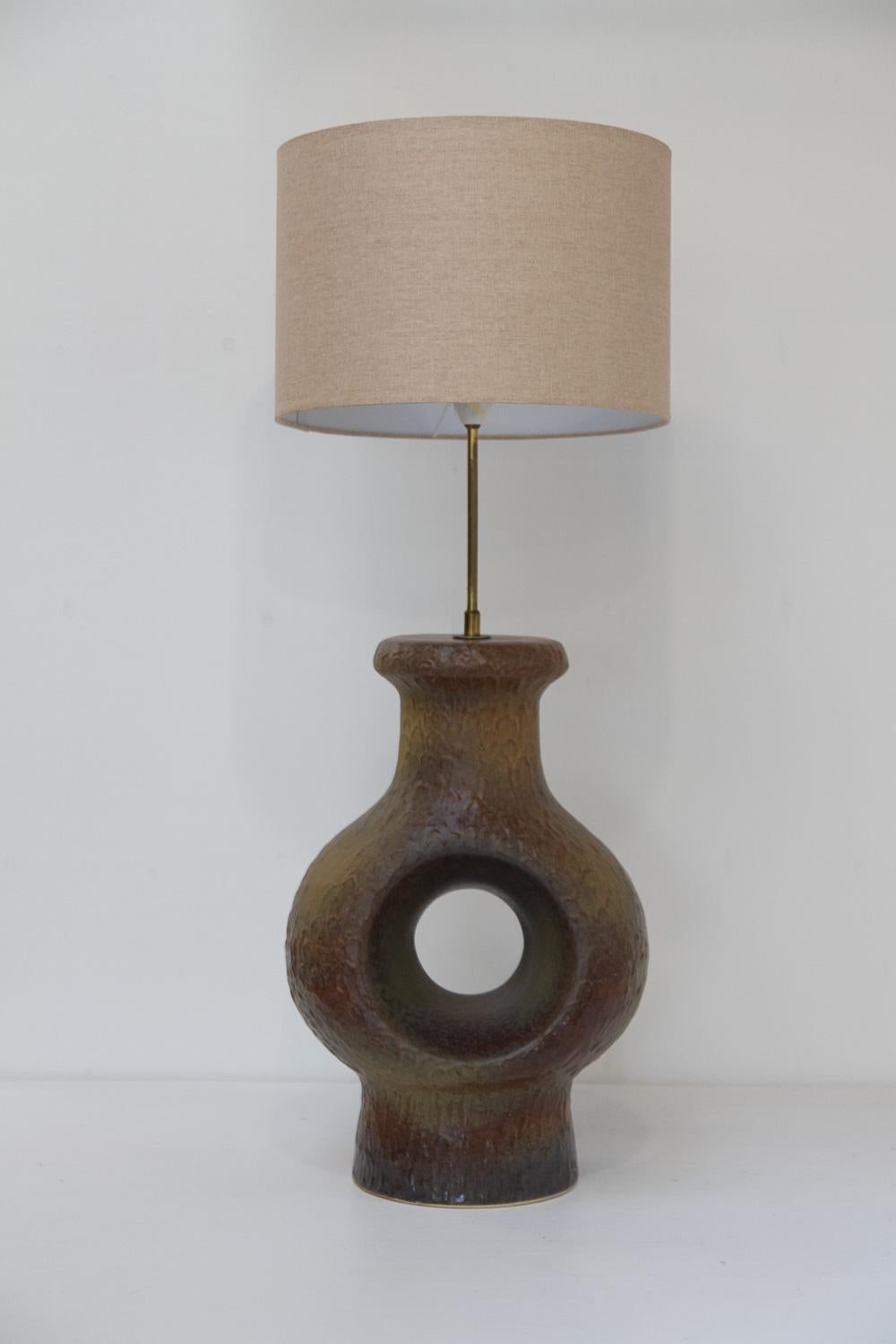 Milieu du XXe siècle Lampadaire circulaire danois en grès datant du milieu du siècle dernier, années 1960. en vente