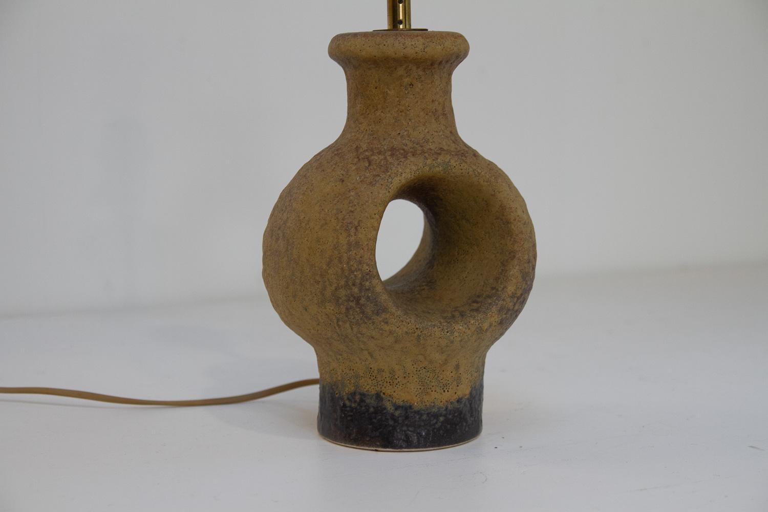Danish Mid-Century Modern Circular Stoneware Table Lamp, 1960s. In Good Condition For Sale In Asaa, DK