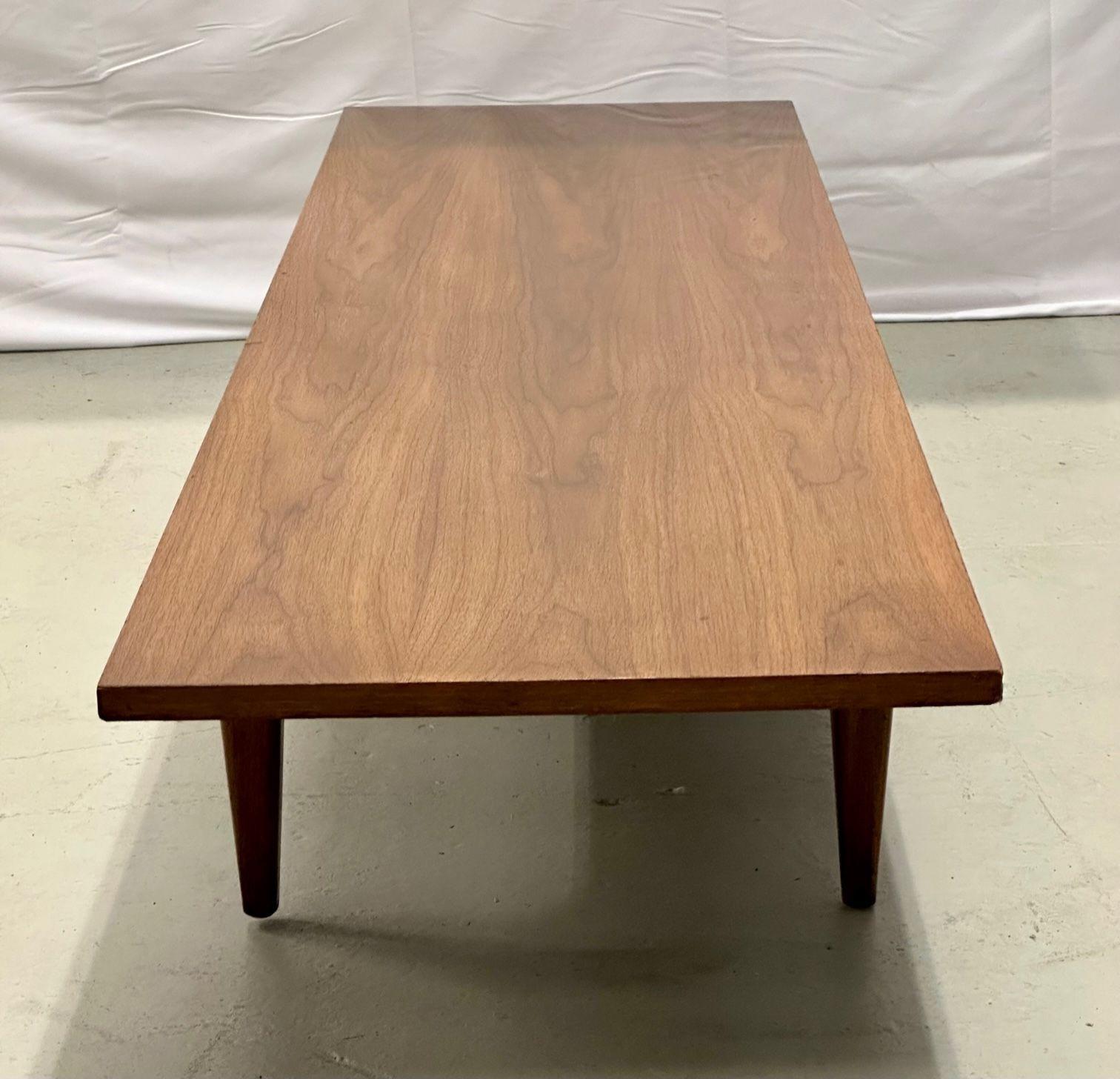 Danish Mid-Century Modern Cocktail or Coffee Table, 1950s, Solid Teak For Sale 6