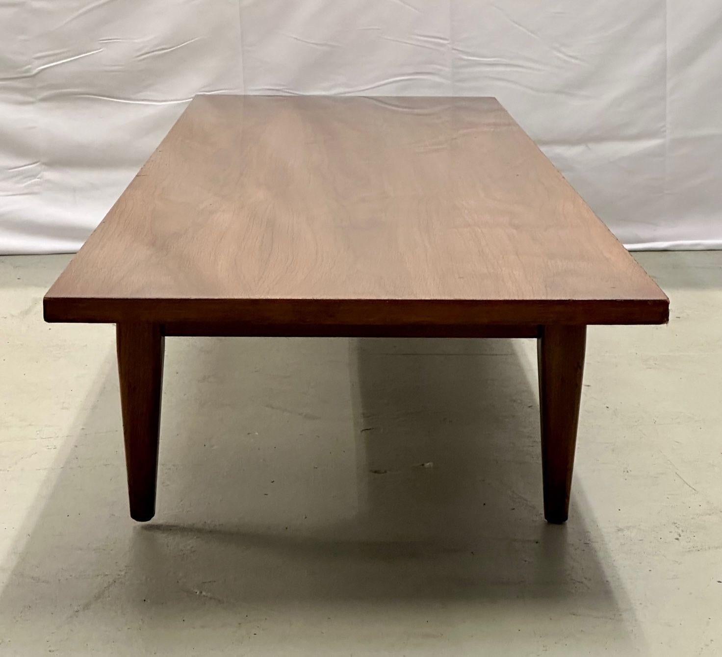 Danish Mid-Century Modern Cocktail or Coffee Table, 1950s, Solid Teak For Sale 7