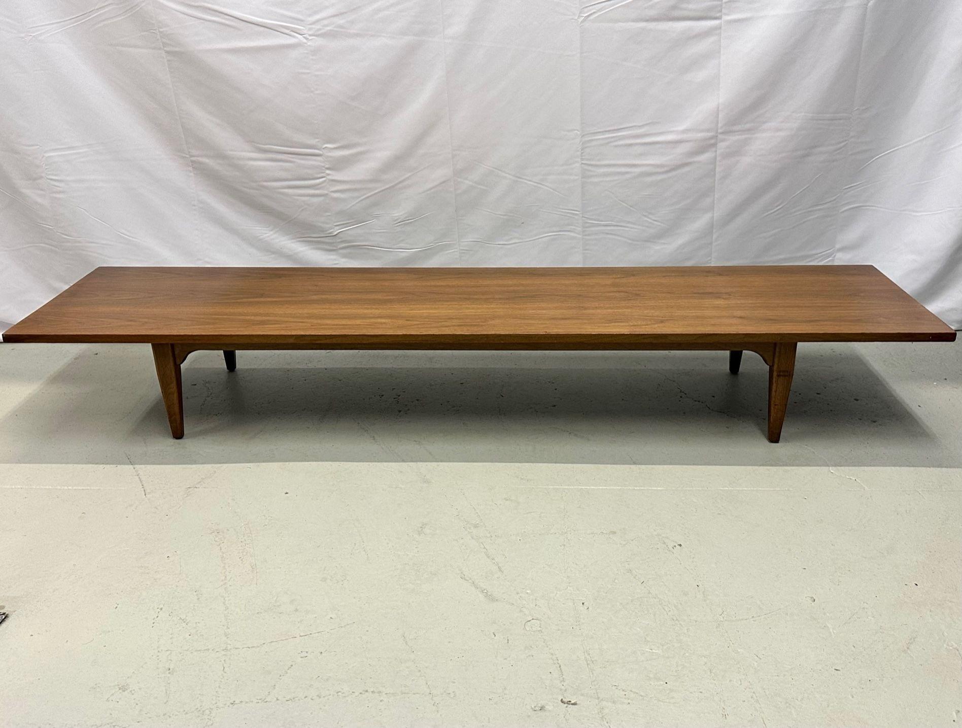Danish Mid-Century Modern Cocktail or Coffee Table, 1950s, Solid Teak For Sale 1