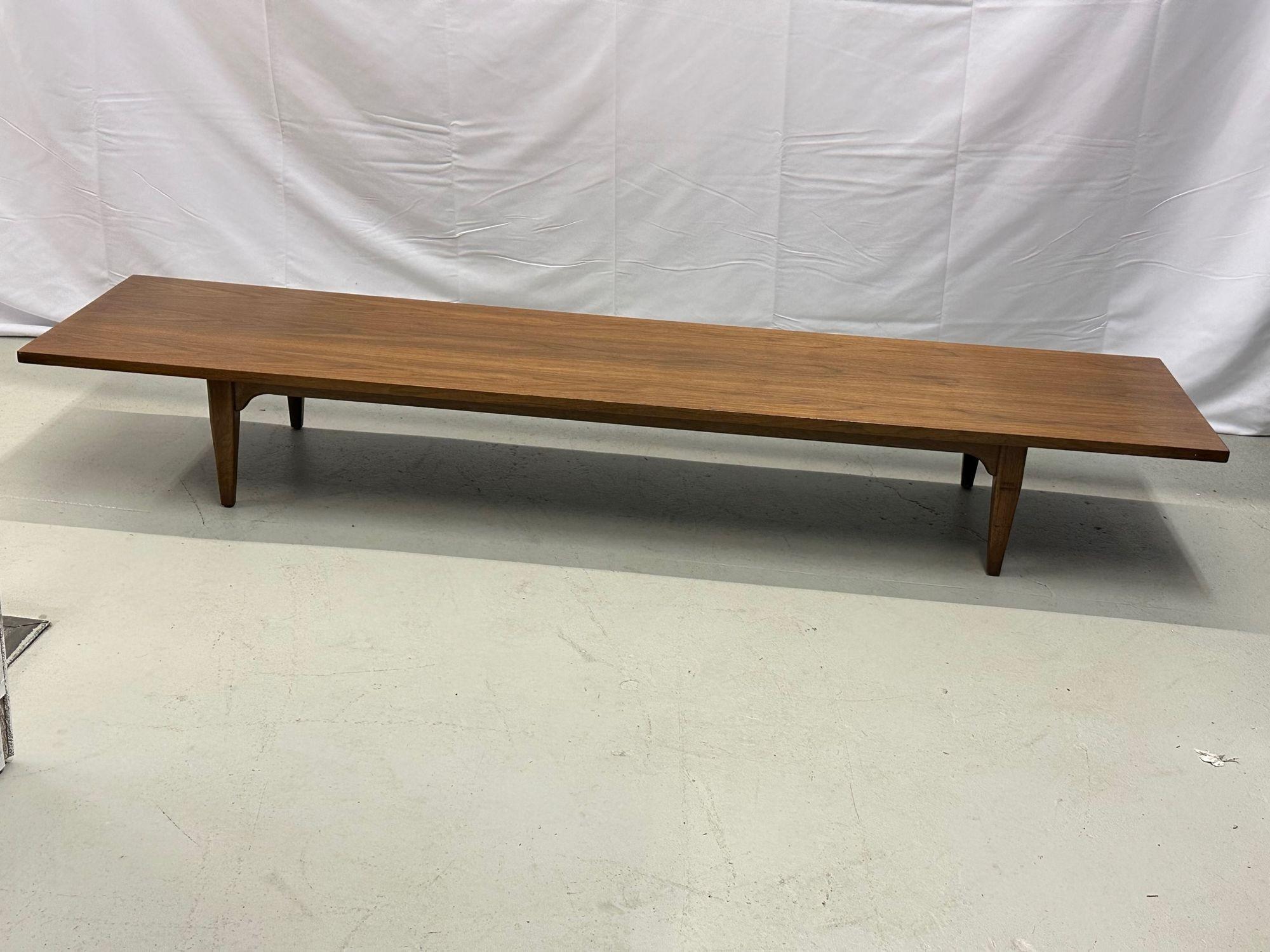 Danish Mid-Century Modern Cocktail or Coffee Table, 1950s, Solid Teak For Sale 4