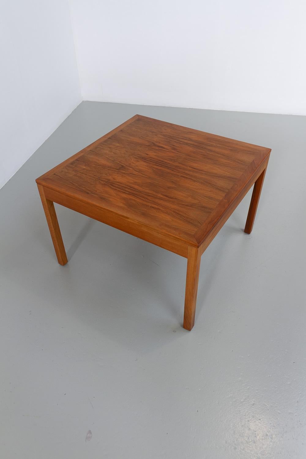 Mid-20th Century Danish Mid-Century Modern Coffee or End Table in Walnut, 1960s. For Sale