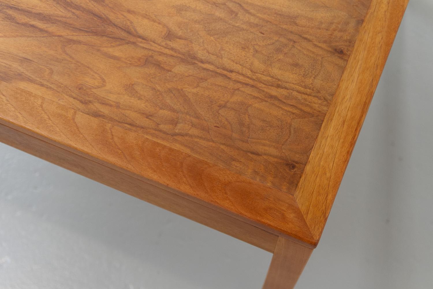Danish Mid-Century Modern Coffee or End Table in Walnut, 1960s. For Sale 1