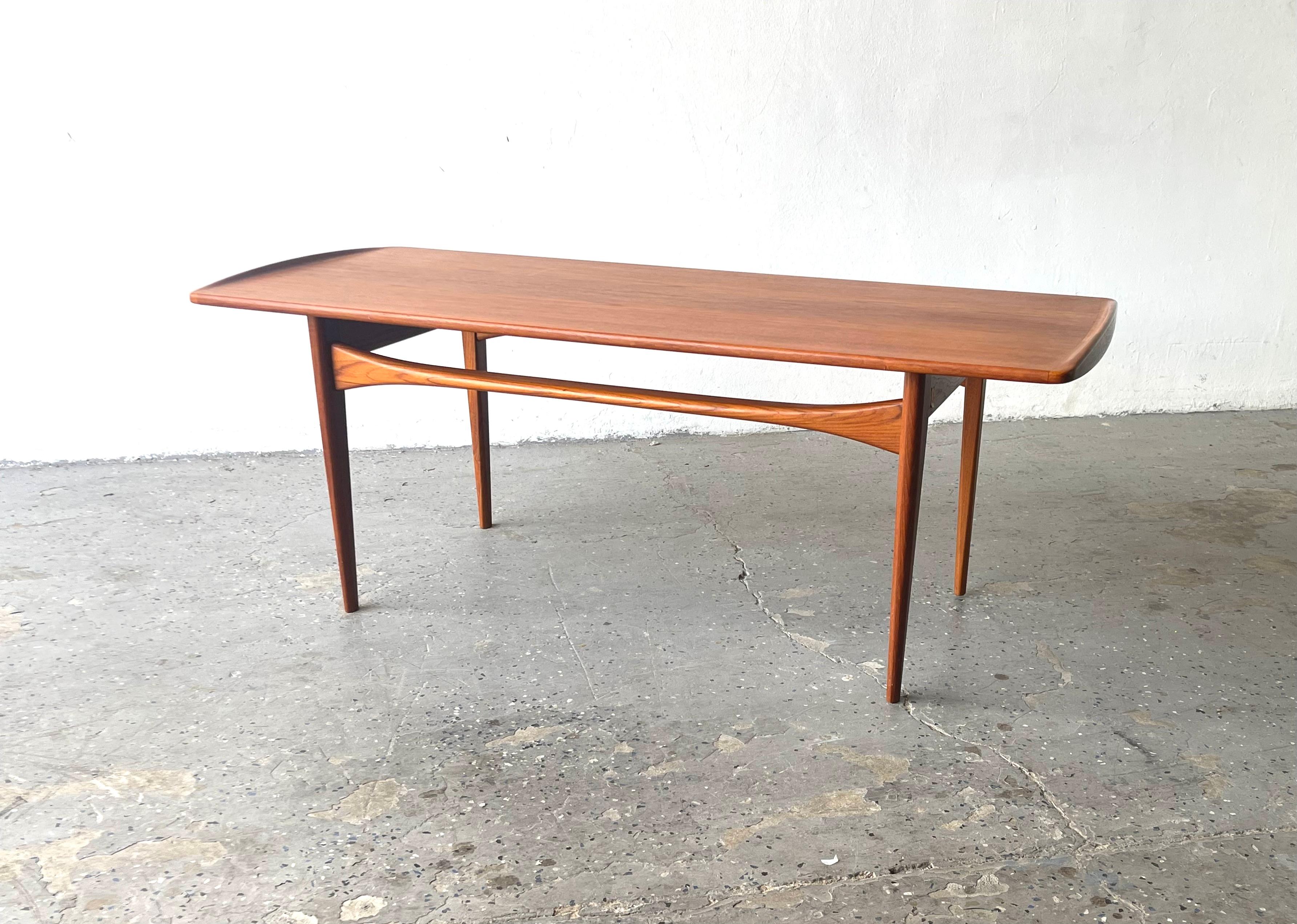 Teak Danish Mid-Century Modern Coffee Table Tove & Edvard Kindt-Larsen France & Sons For Sale