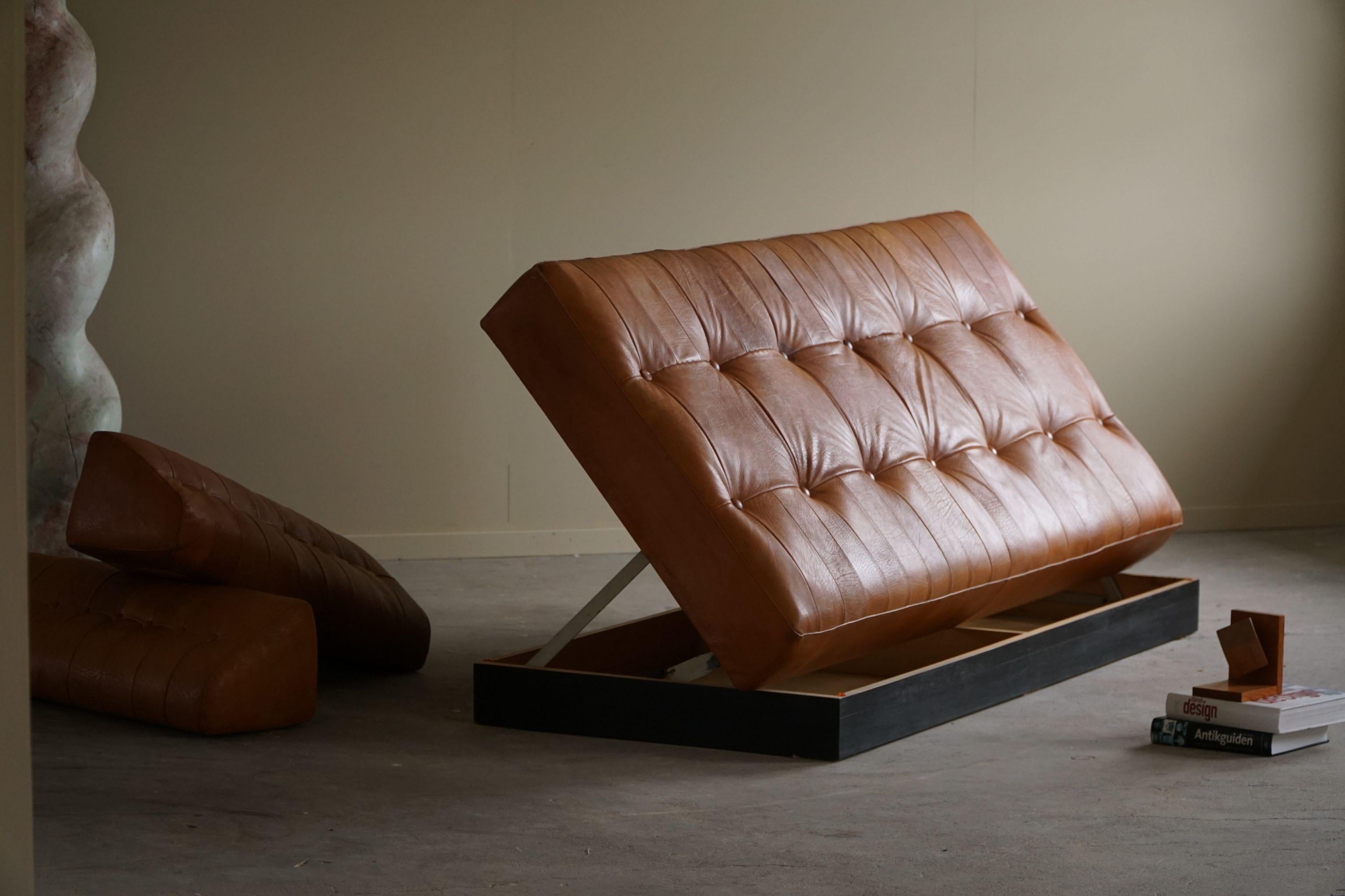 20th Century Danish Mid-Century Modern Daybed/Sofa in Cognac Brown Leather, Made in 1960s