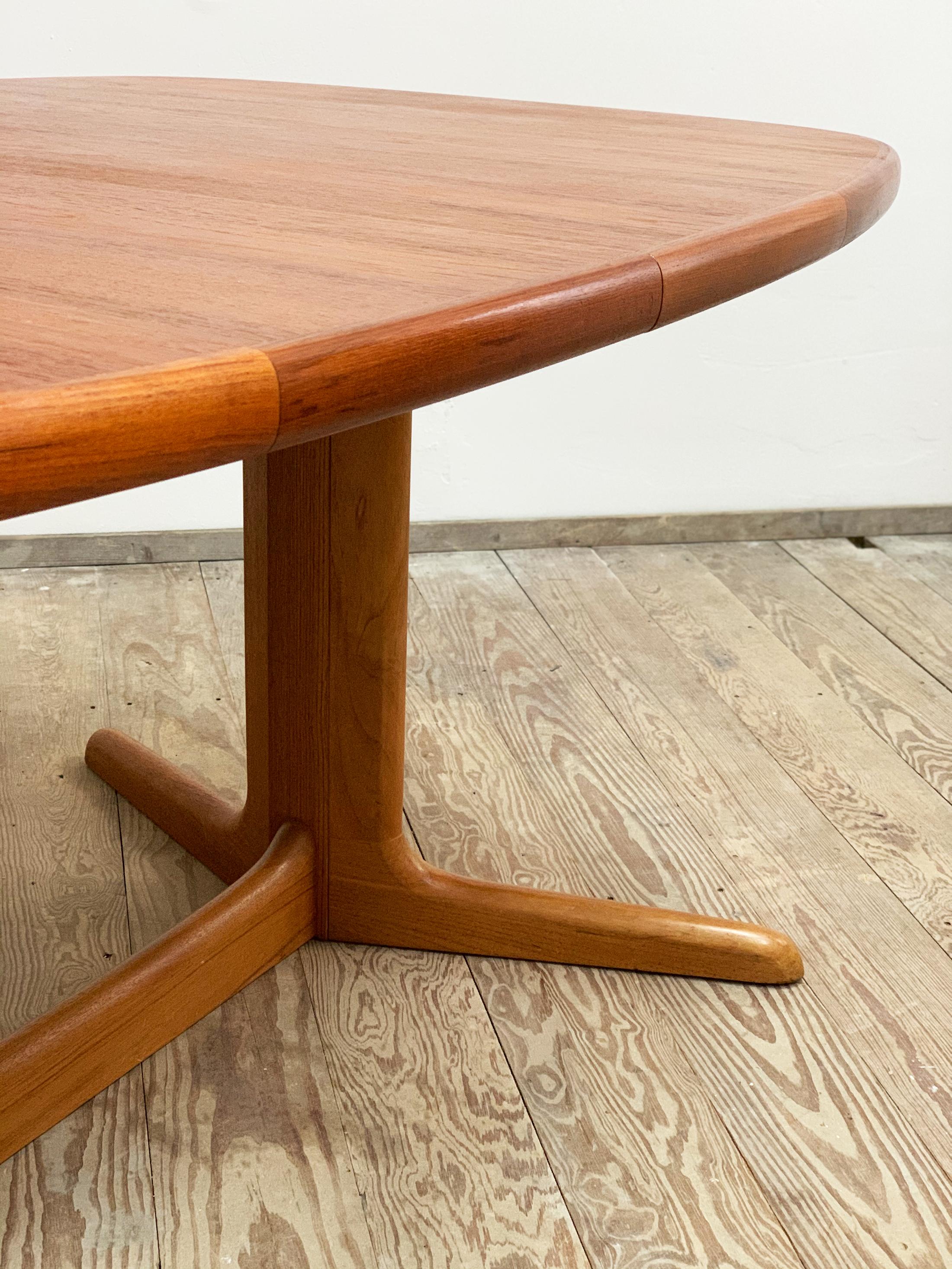Danish Mid-Century Modern Design Ovale Teak Dining Table by Rasmus, Denmark 8