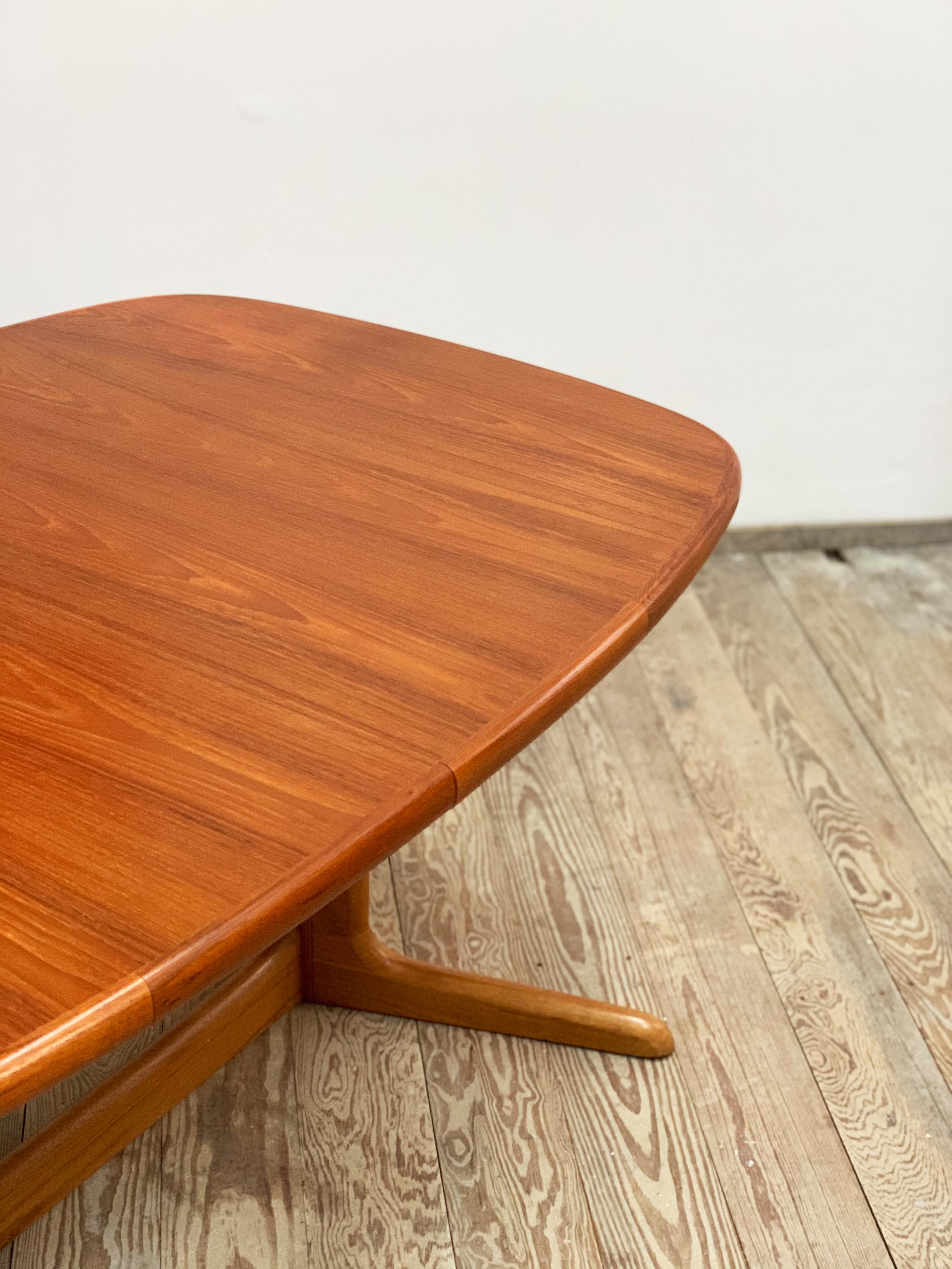 Danish Mid-Century Modern Design Ovale Teak Dining Table by Rasmus, Denmark 10