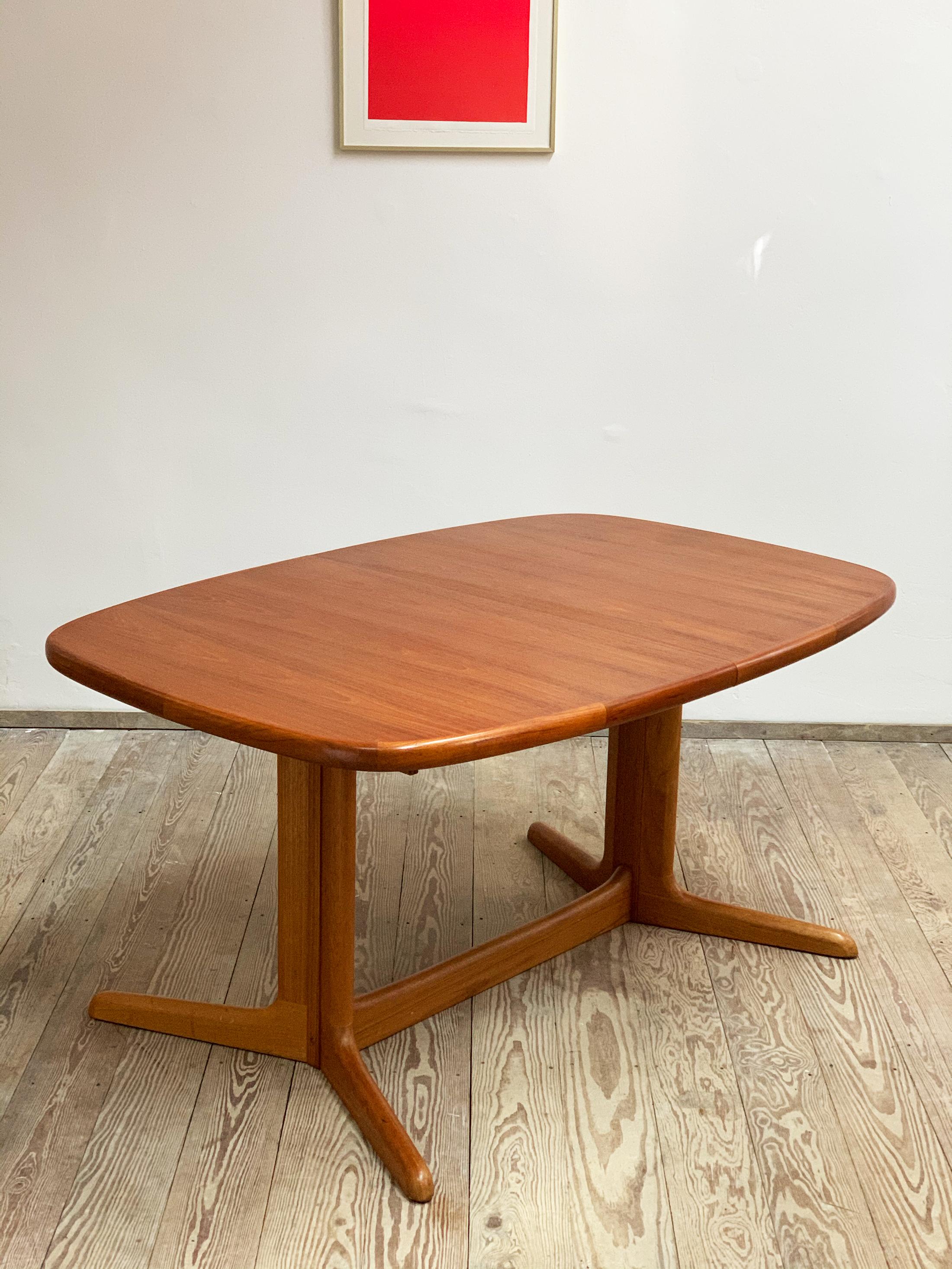 Danish Mid-Century Modern Design Ovale Teak Dining Table by Rasmus, Denmark 3