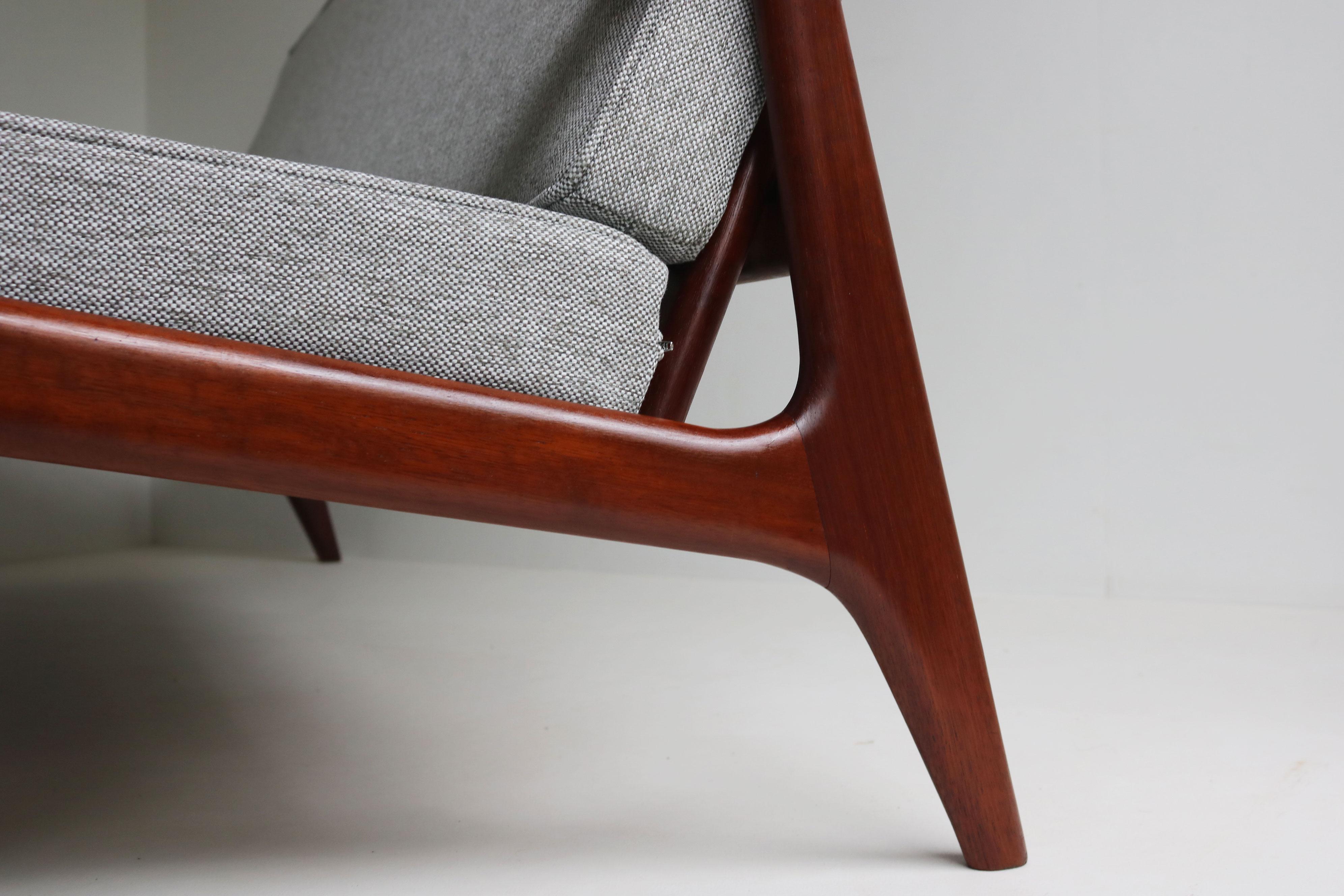 Fait main Canapé à trois places danois moderne du milieu du siècle dernier en teck gris vintage 1950 en vente