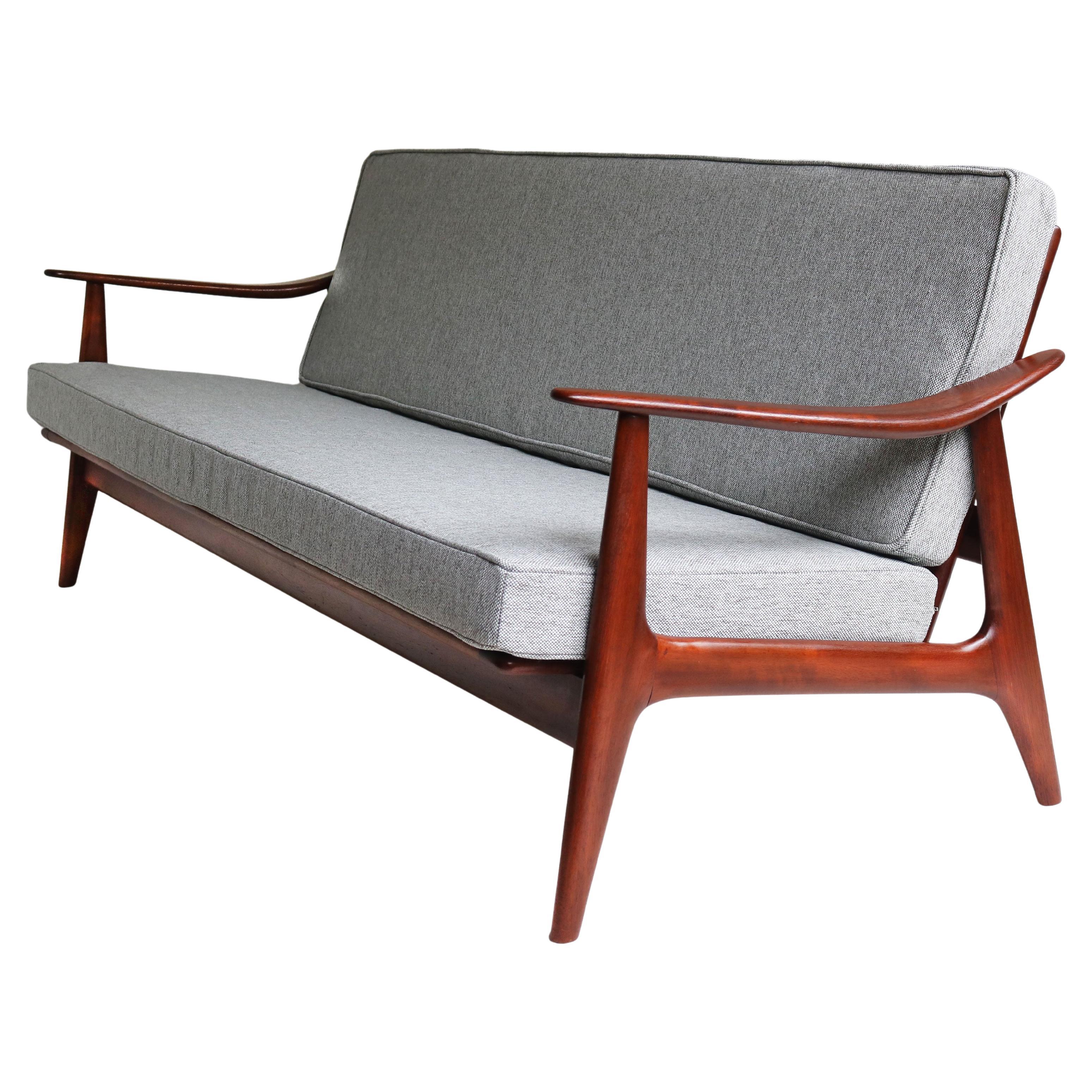 Vintage By Design Modern a tre posti in teak 1950 Vintage grigio