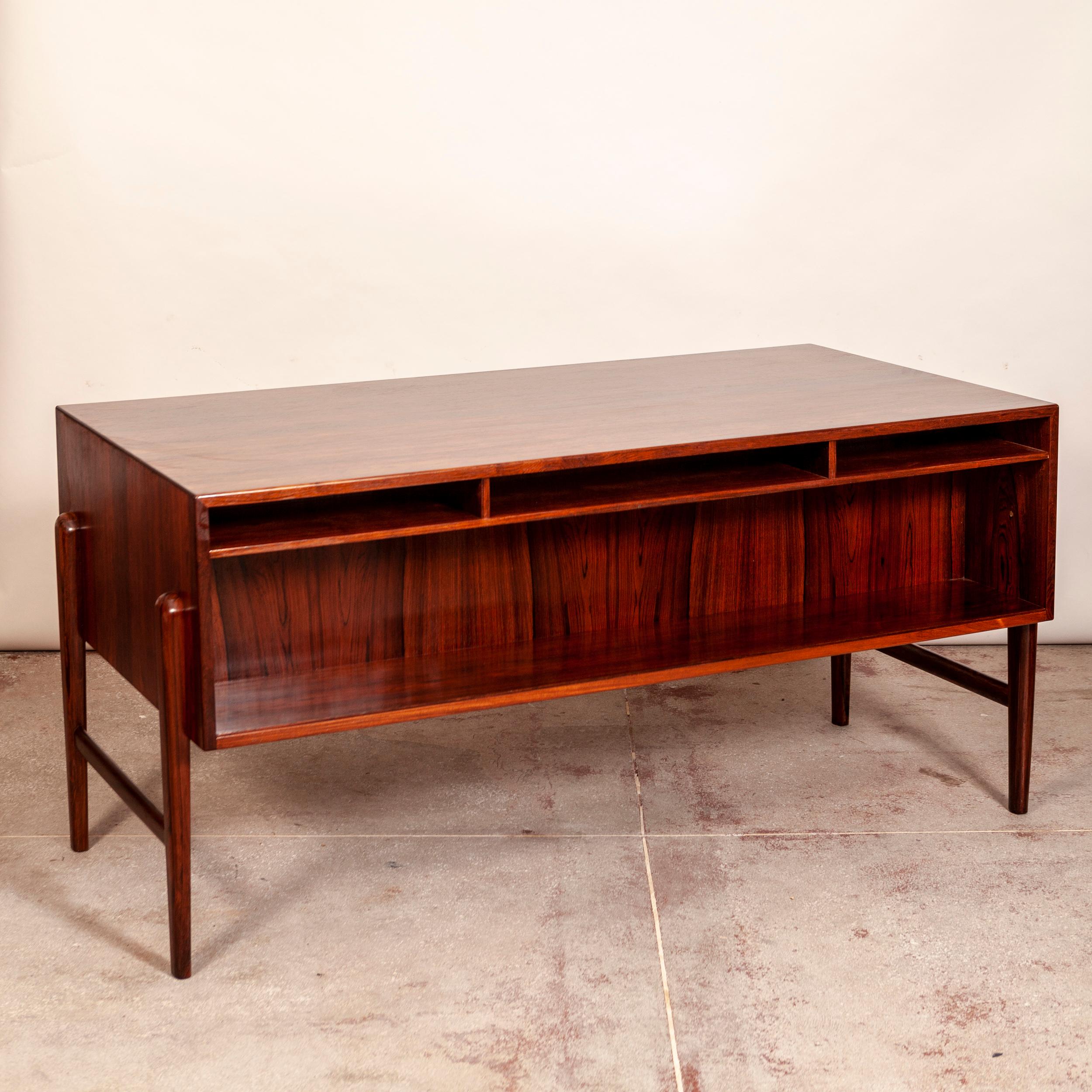 Danish Mid-Century Modern Desk in Brazilian Rosewood For Sale 4