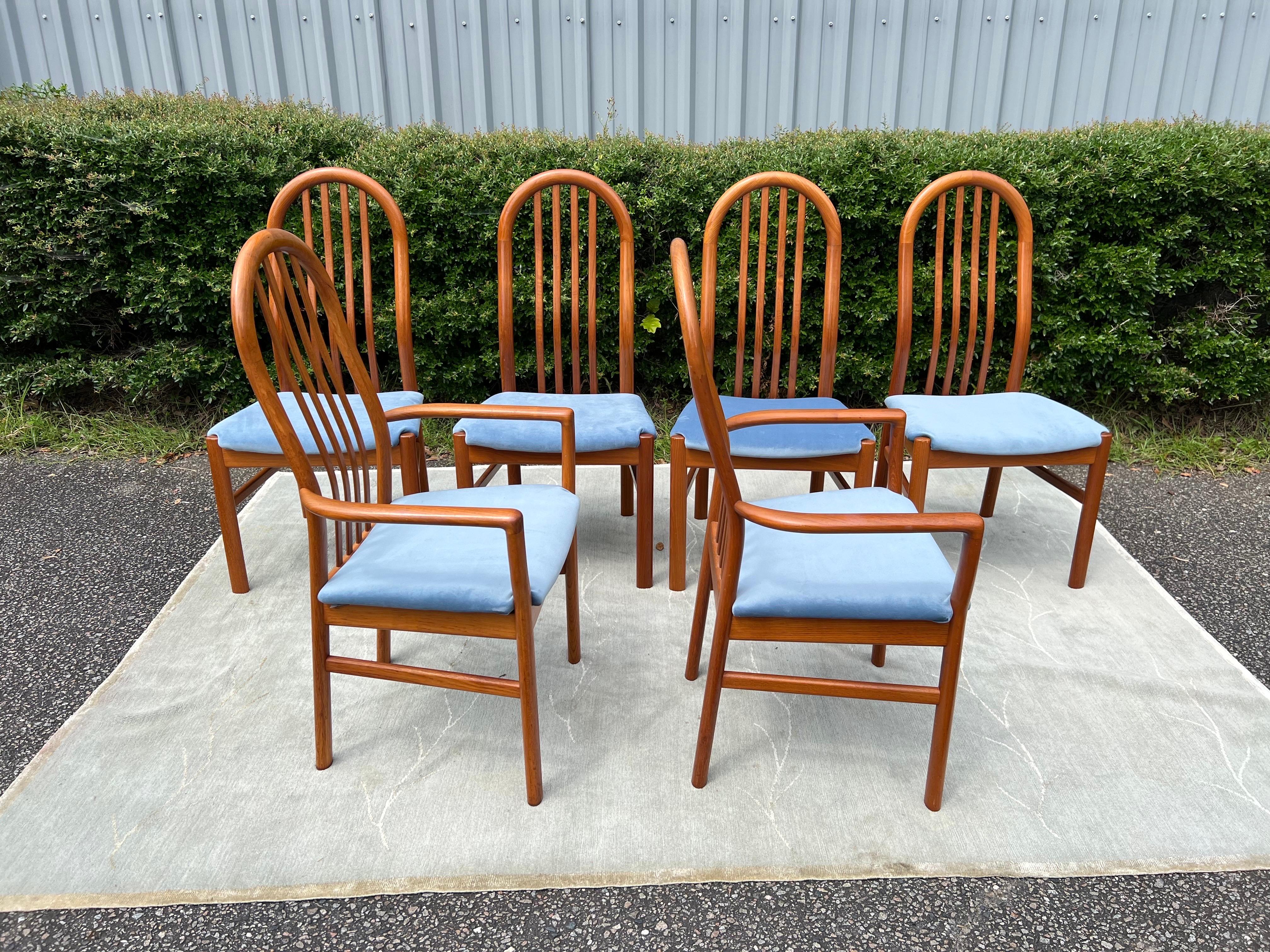 Dänische moderne Esszimmerstühle aus der Mitte des Jahrhunderts von Schou Andersen, neu gepolstert im Angebot 1