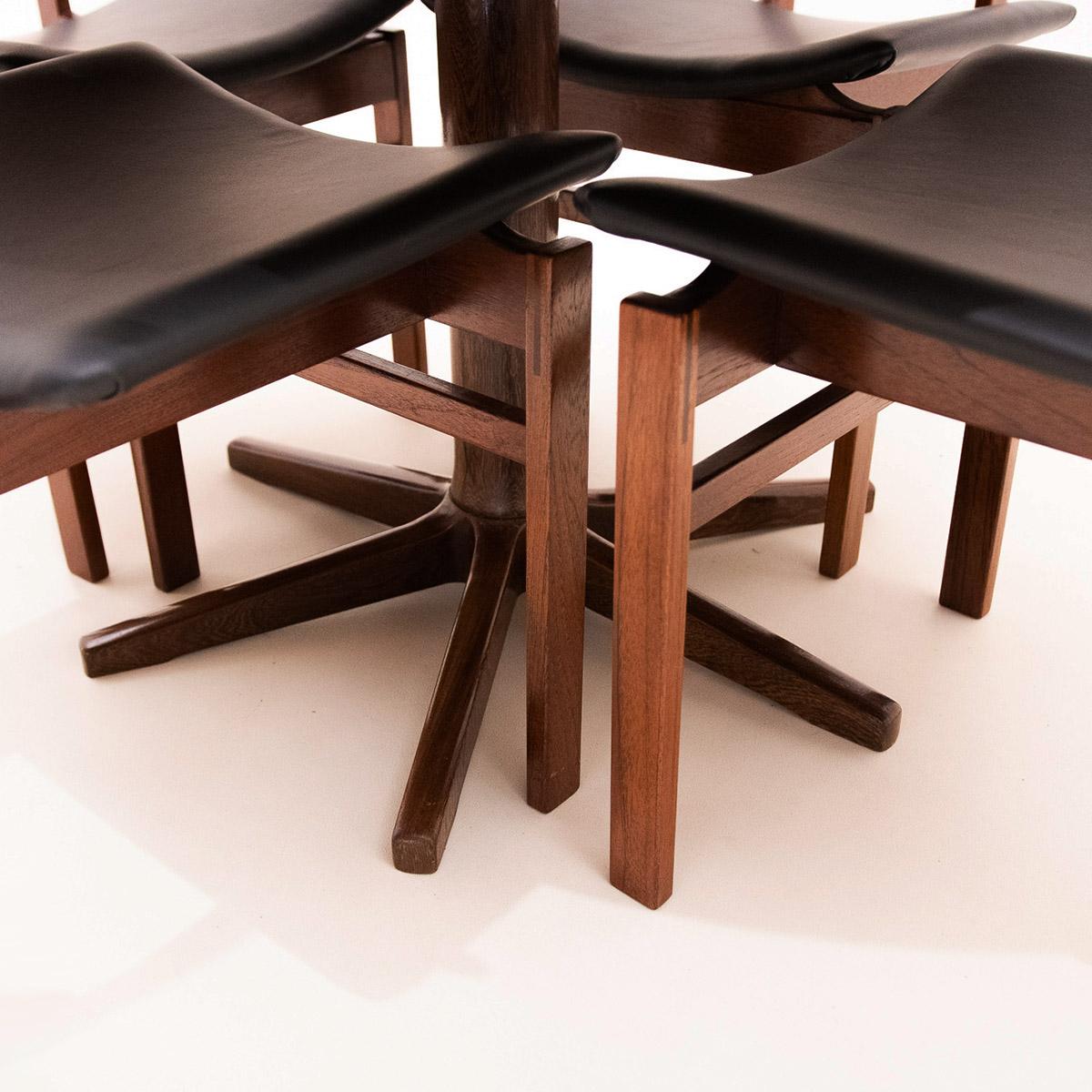 20th Century Danish Mid-Century Modern Dining Set with 6 Chairs and Extending Dining Table