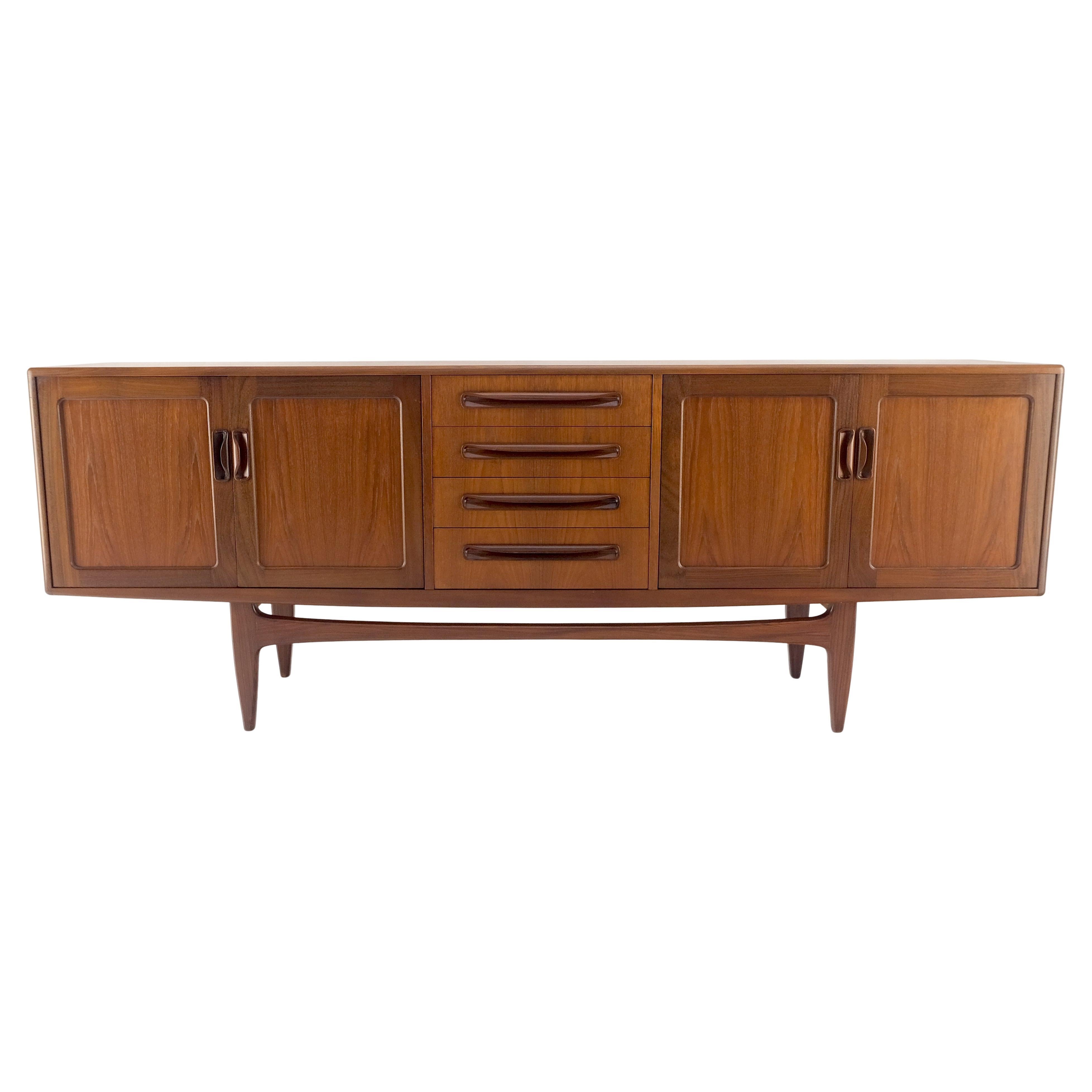 Credenza danese Mid Century Modern a due ante e 4 cassetti in teak MINT!