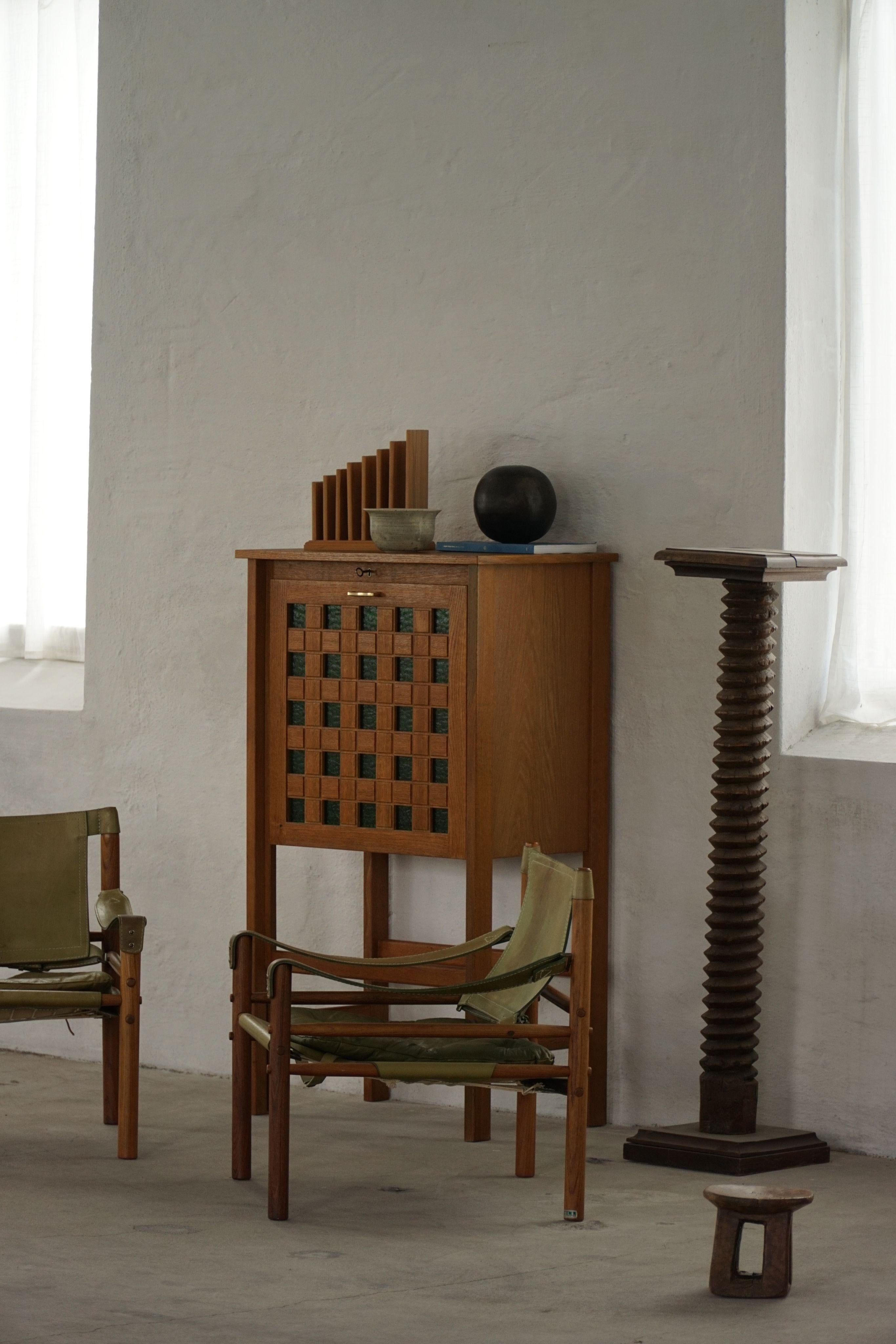Danish Mid Century Modern, Elegant Bar Cabinet in Oak with Green Glass, 1960s For Sale 7