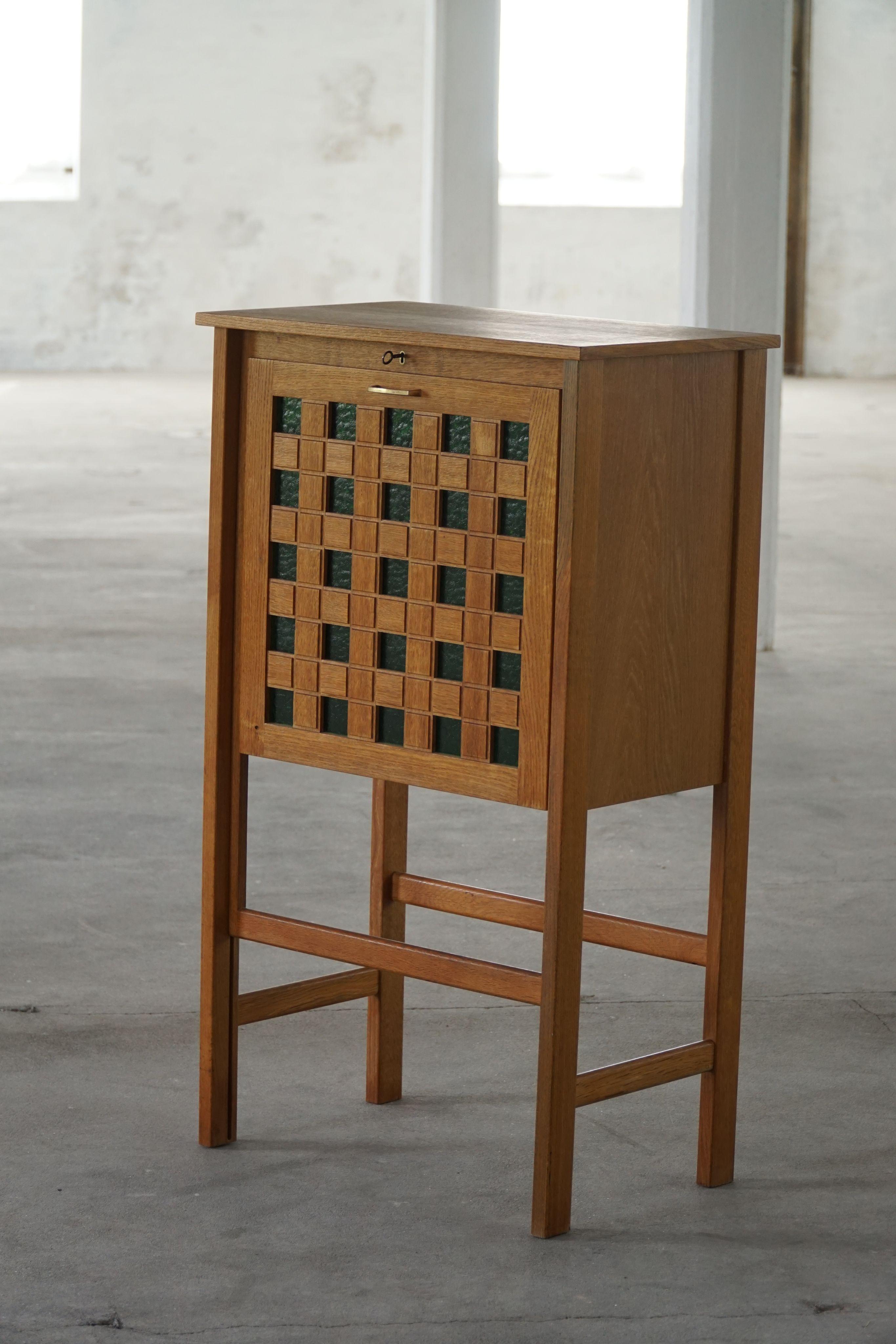 Danish Mid Century Modern, Elegant Bar Cabinet in Oak with Green Glass, 1960s For Sale 9