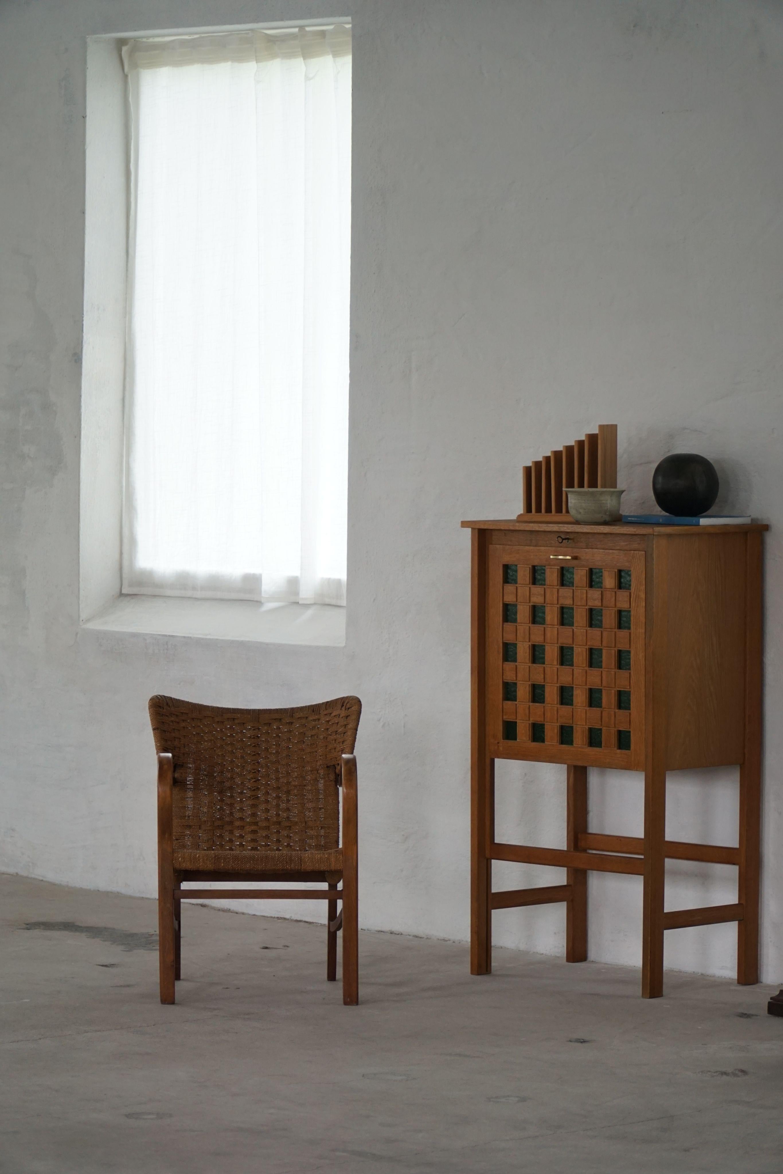 Danish Mid Century Modern, Elegant Bar Cabinet in Oak with Green Glass, 1960s For Sale 11