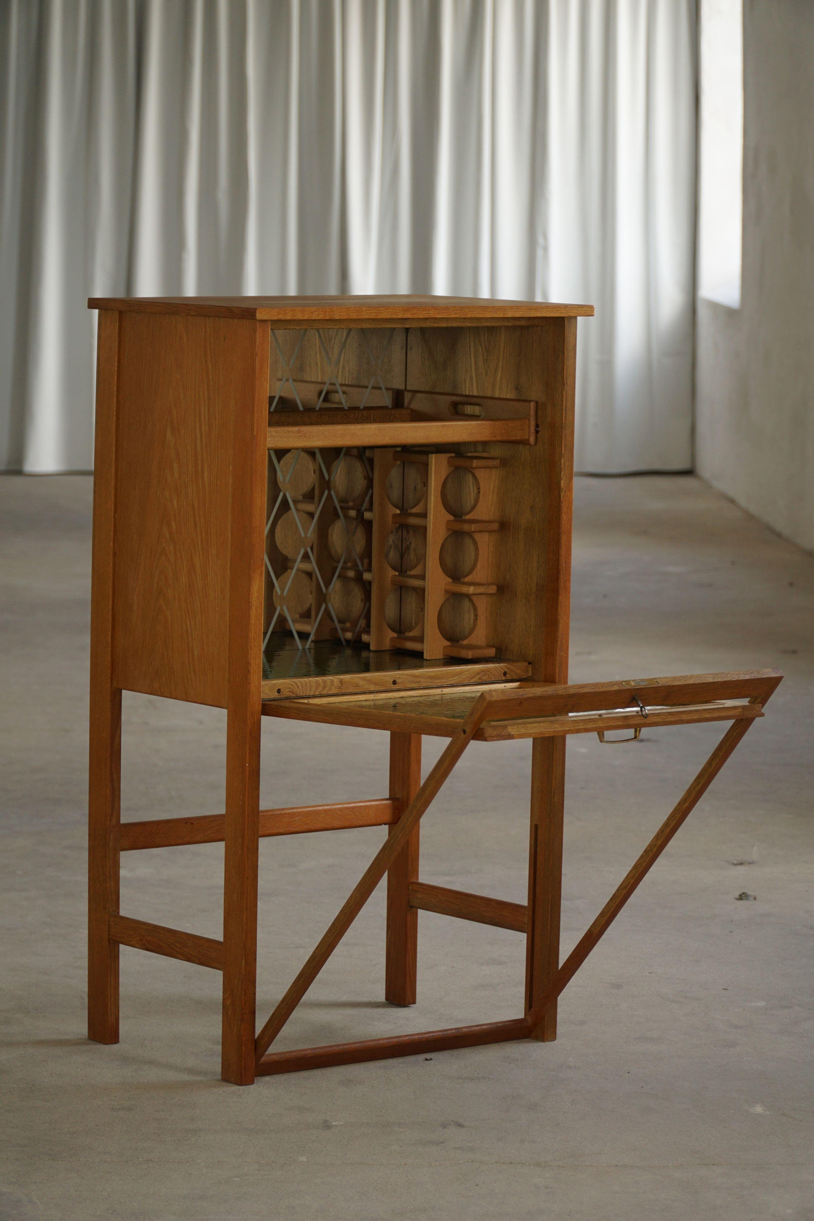 Danish Mid Century Modern, Elegant Bar Cabinet in Oak with Green Glass, 1960s For Sale 1