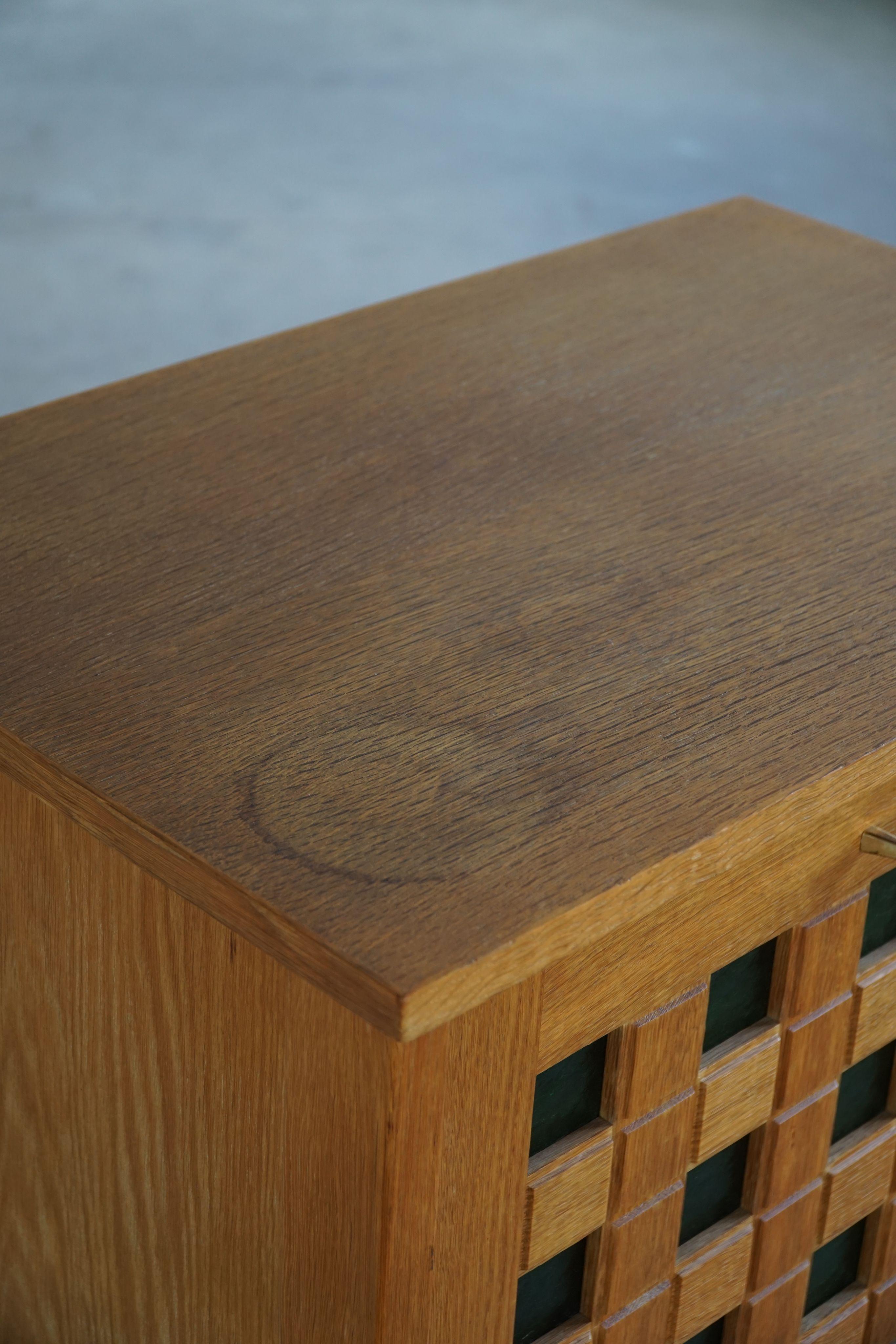 Danish Mid Century Modern, Elegant Bar Cabinet in Oak with Green Glass, 1960s For Sale 2