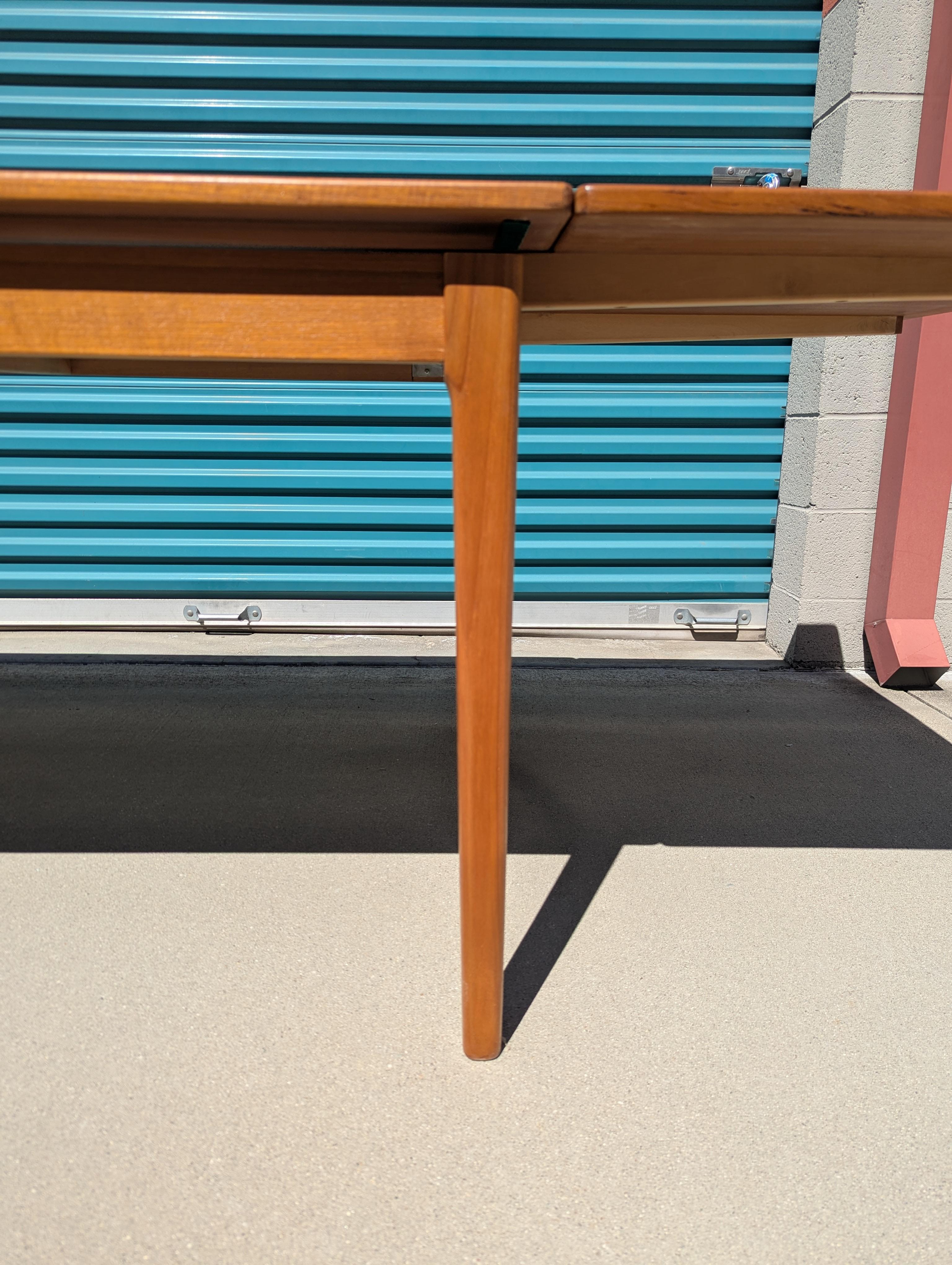 Dänischer ausziehbarer Esstisch aus Teakholz von Dyrlund, Mid-Century Modern, ca. 1960er Jahre 11