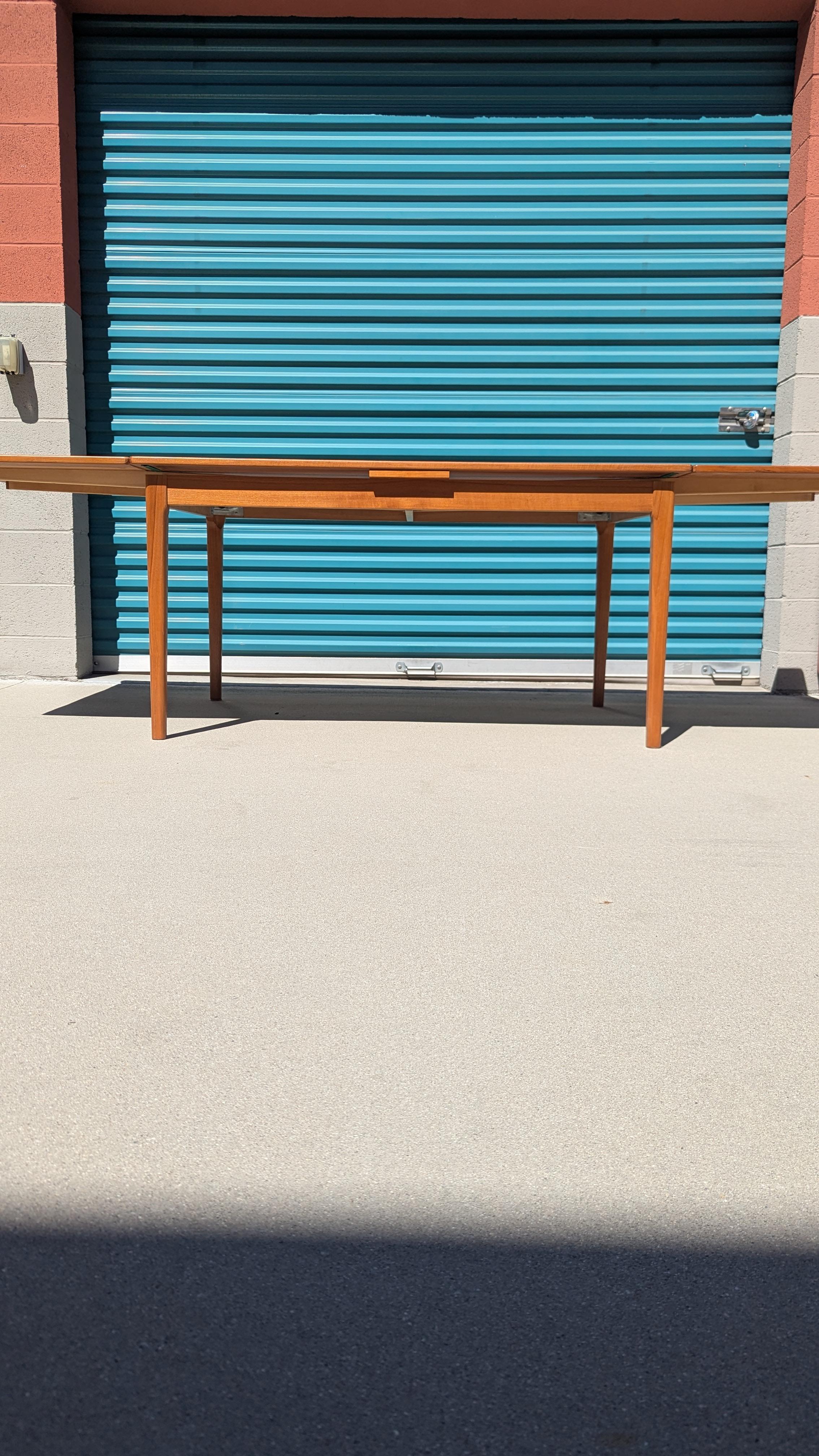 Dänischer ausziehbarer Esstisch aus Teakholz von Dyrlund, Mid-Century Modern, ca. 1960er Jahre 12