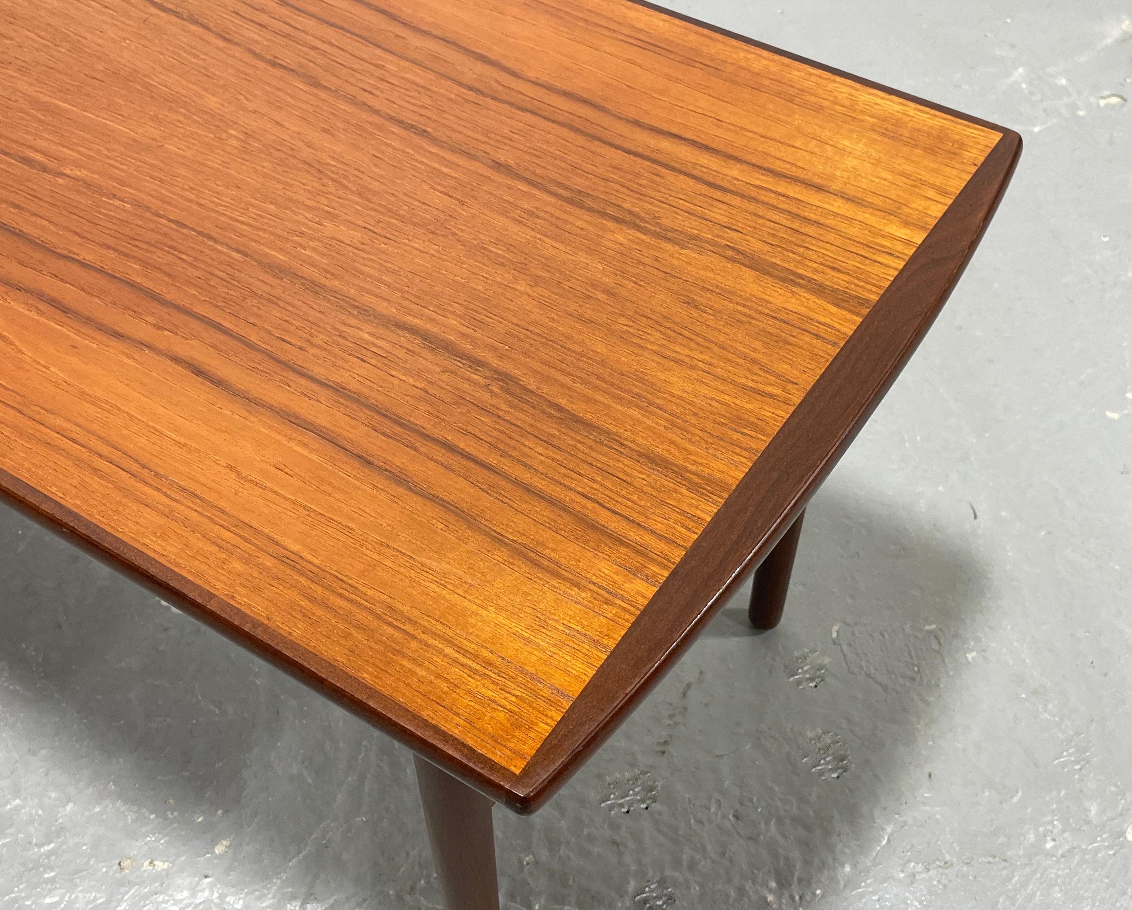 Danish Mid Century MODERN Expanding Teak COFFEE TABLE by Bramin, c. 1960s In Good Condition For Sale In Weehawken, NJ