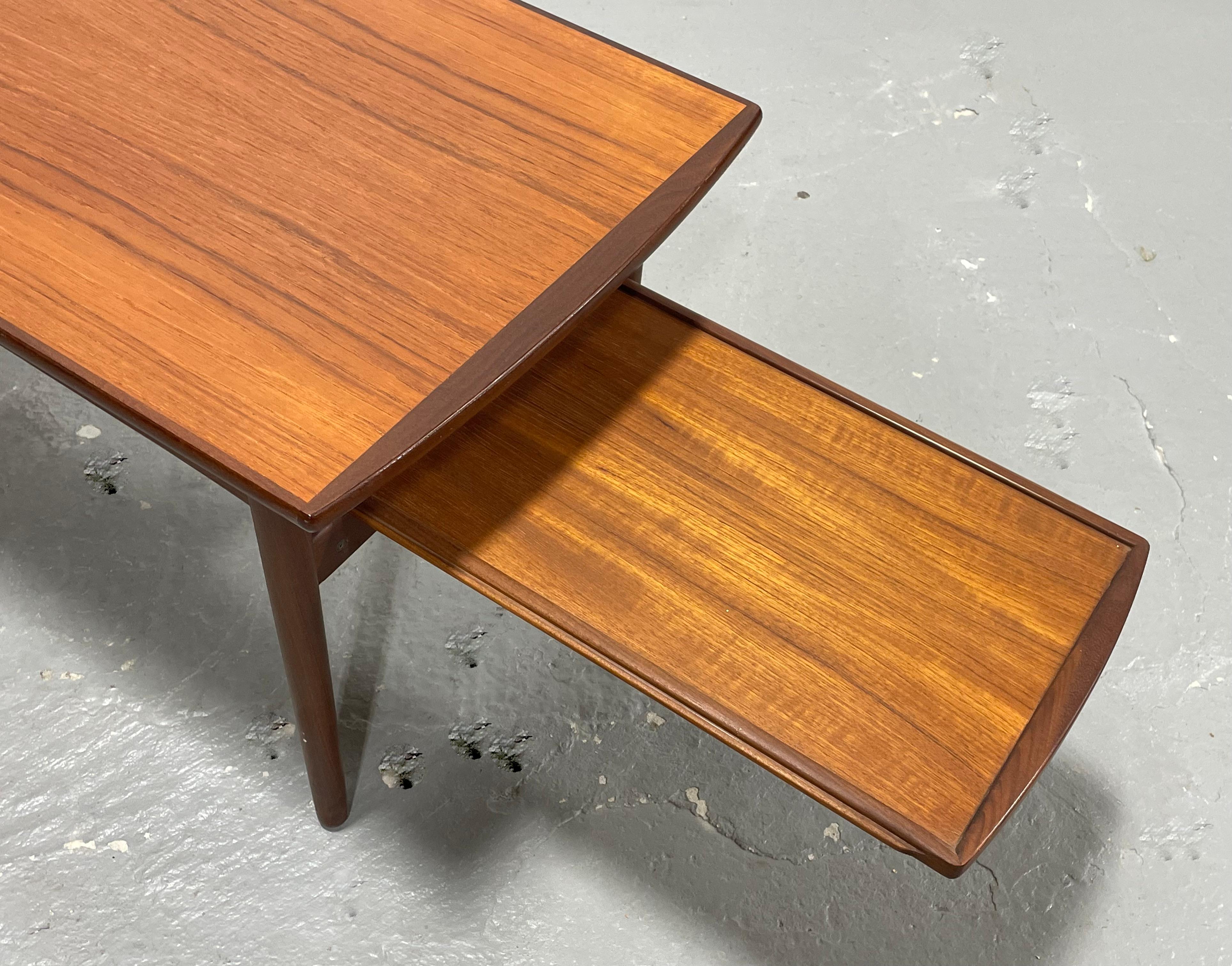 Danish Mid Century MODERN Expanding Teak COFFEE TABLE by Bramin, c. 1960s For Sale 1