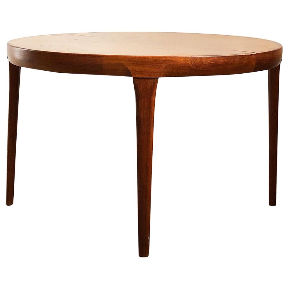 Danish Mid-Century Modern Extendable Teak Dining Table by Ib Kofod-Larsen, 1960s For Sale