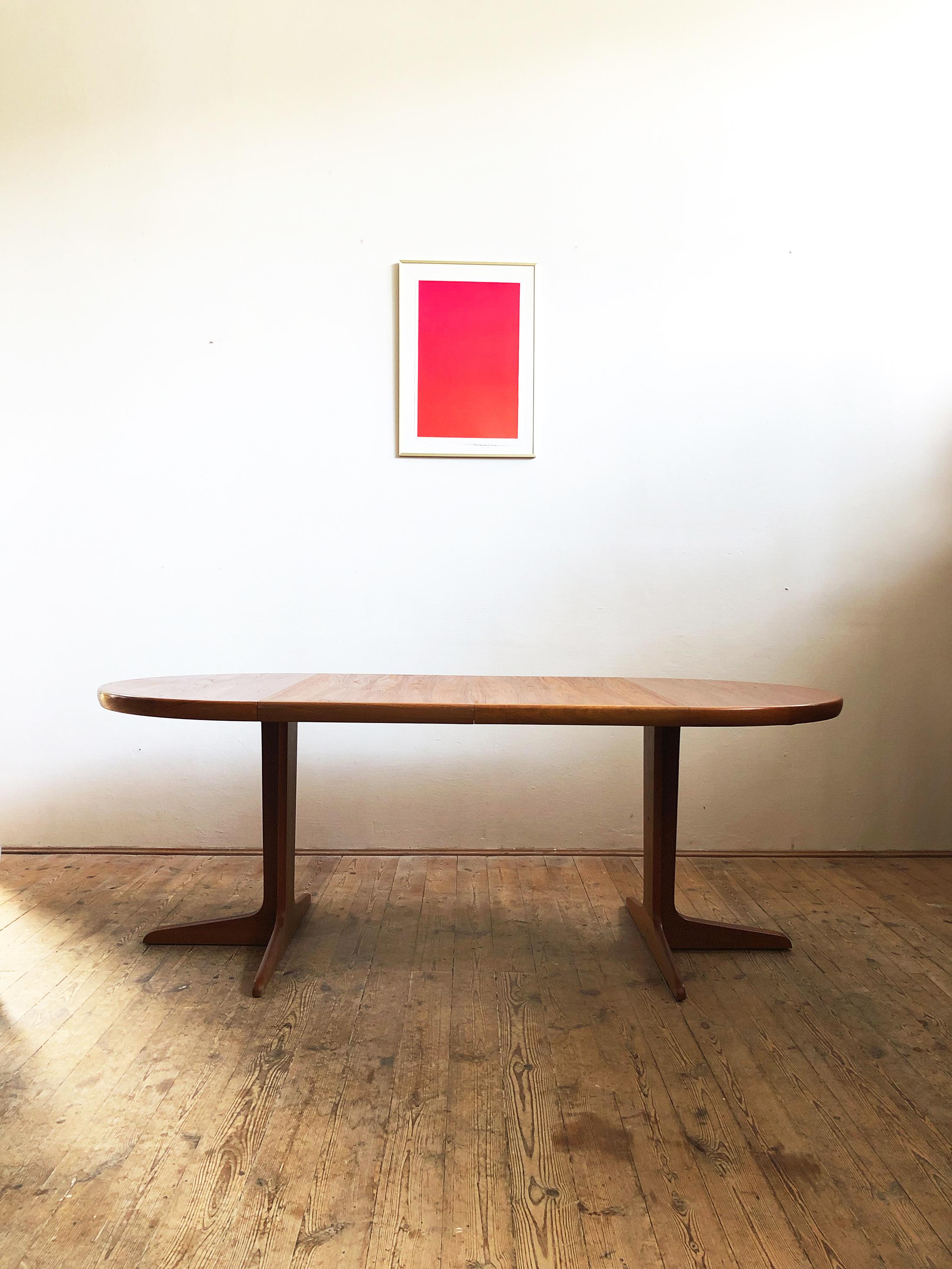 Danish Mid-Century Modern Extendable Teak Dining Table by Spøttrup, 1960s In Good Condition For Sale In Munich, Bavaria