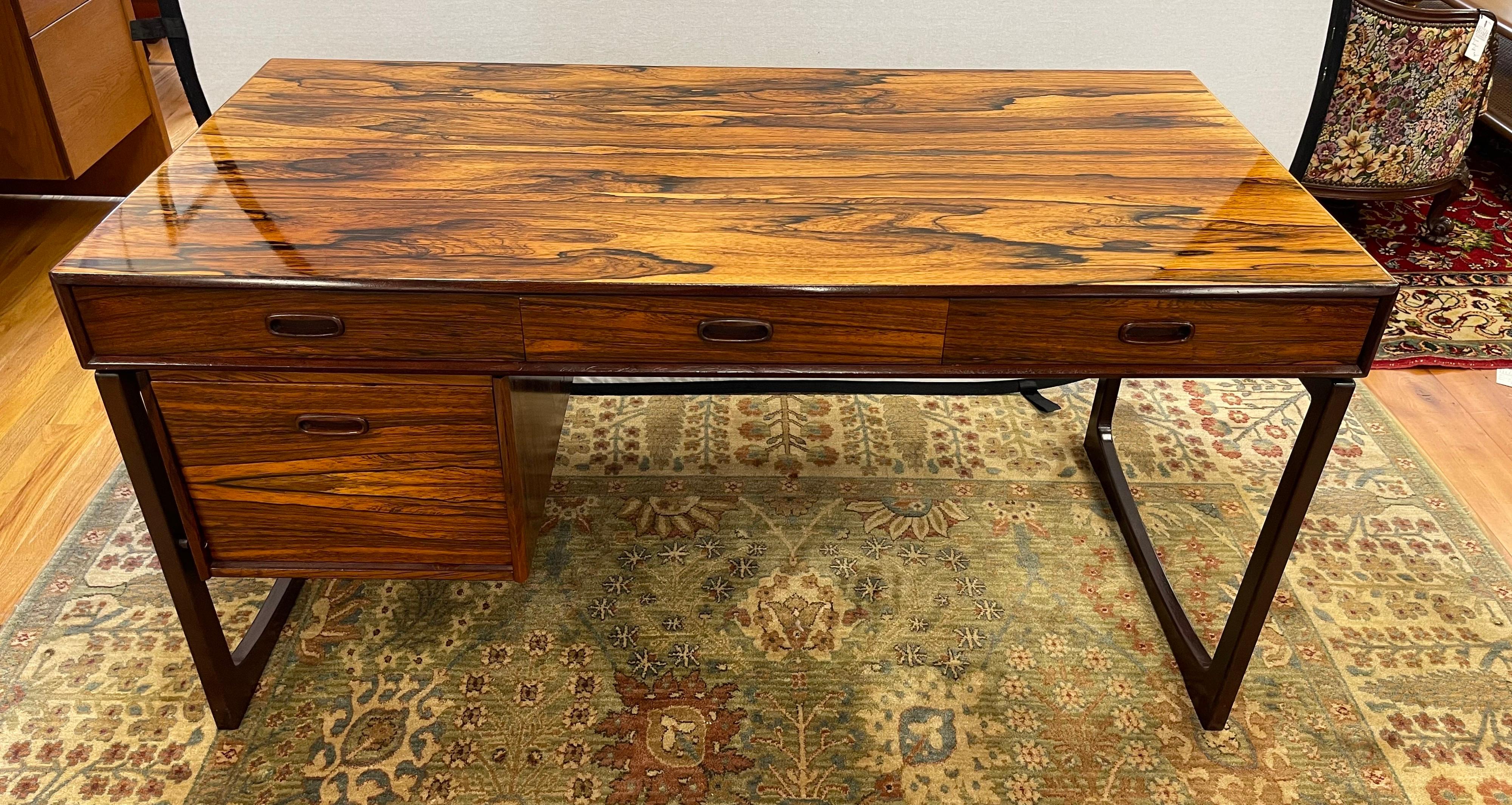 Danish Mid-Century Modern Floating Rosewood Desk In Good Condition In West Hartford, CT