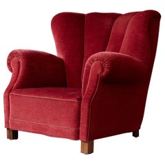Danish Midcentury Modern Fritz Hansen Model 1518 Large Club Chair in Red Velvet