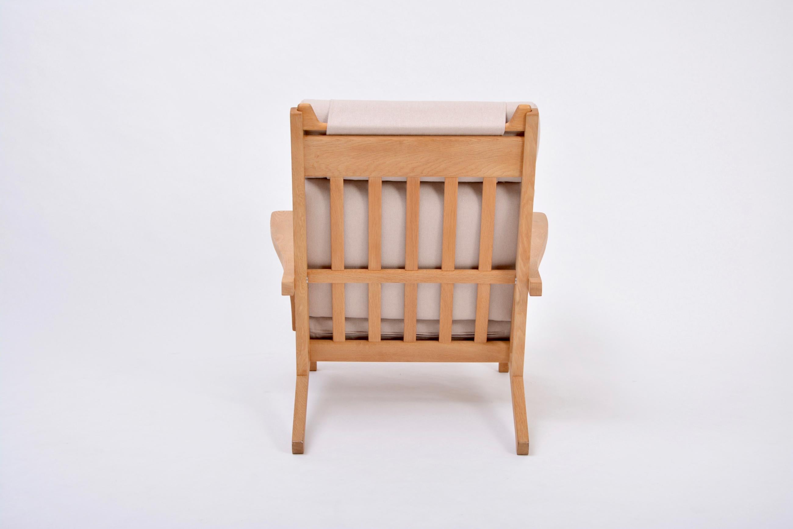 Danish Reupholstered Mid-Century Modern GE 375 Easy Chair by Hans J. Wegner for GETAMA For Sale