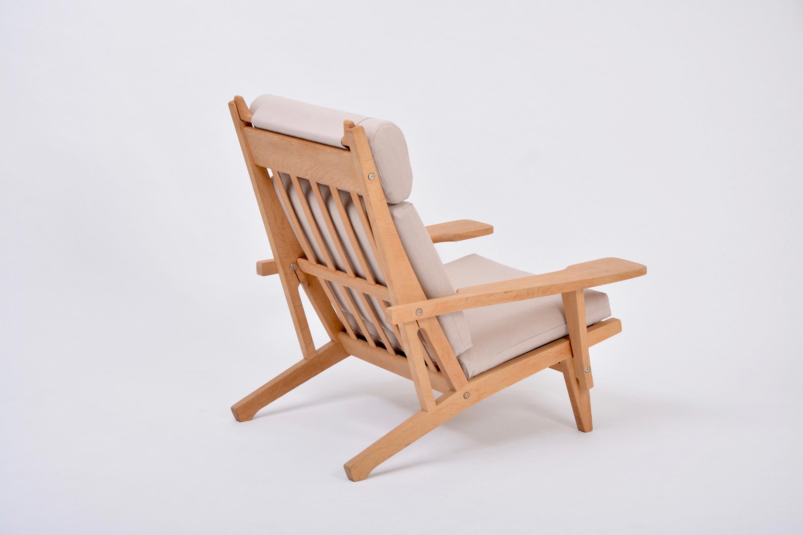 Gepolsterter GE 375 Easy Chair von Hans J. Wegner für GETAMA, Mid-Century Modern, gepolstert im Zustand „Gut“ im Angebot in Berlin, DE