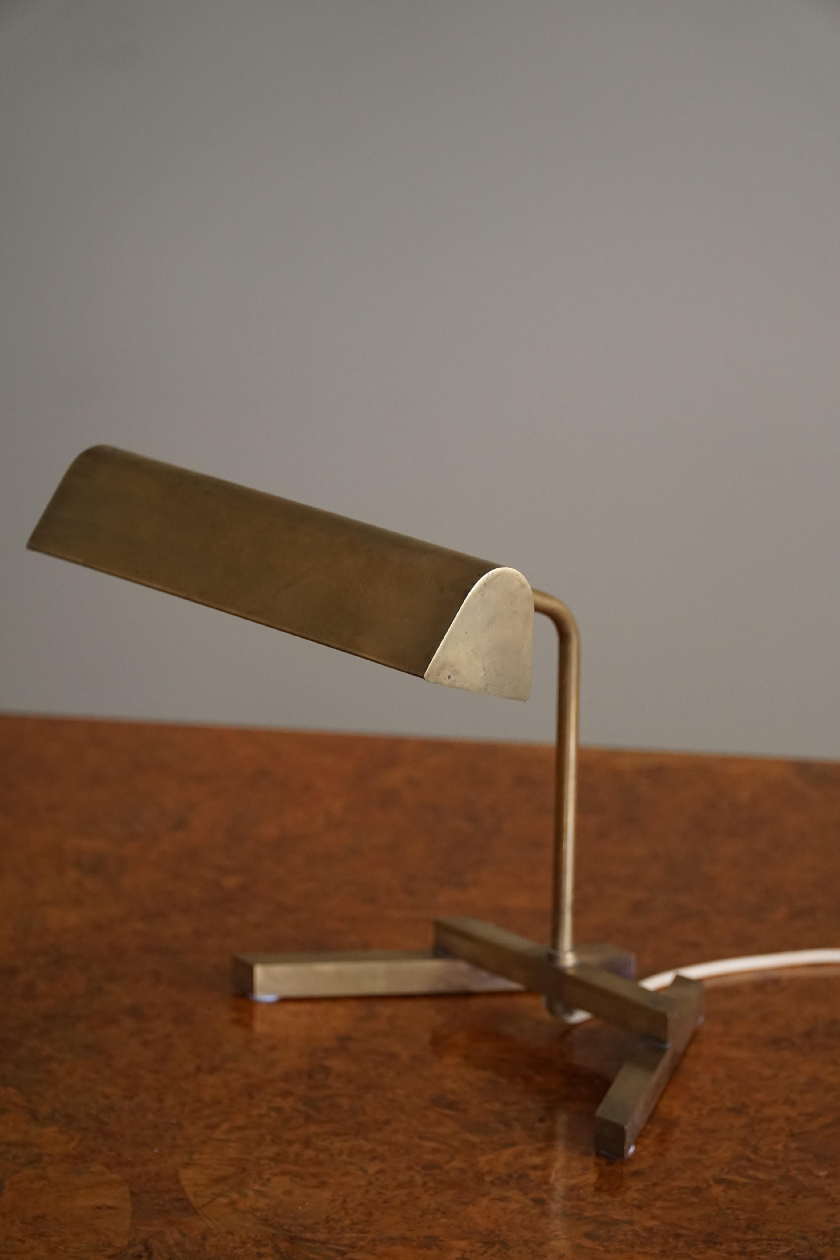 Danish Mid Century Modern, Geometric Table Lamp in Brass from the 1950s For Sale 6