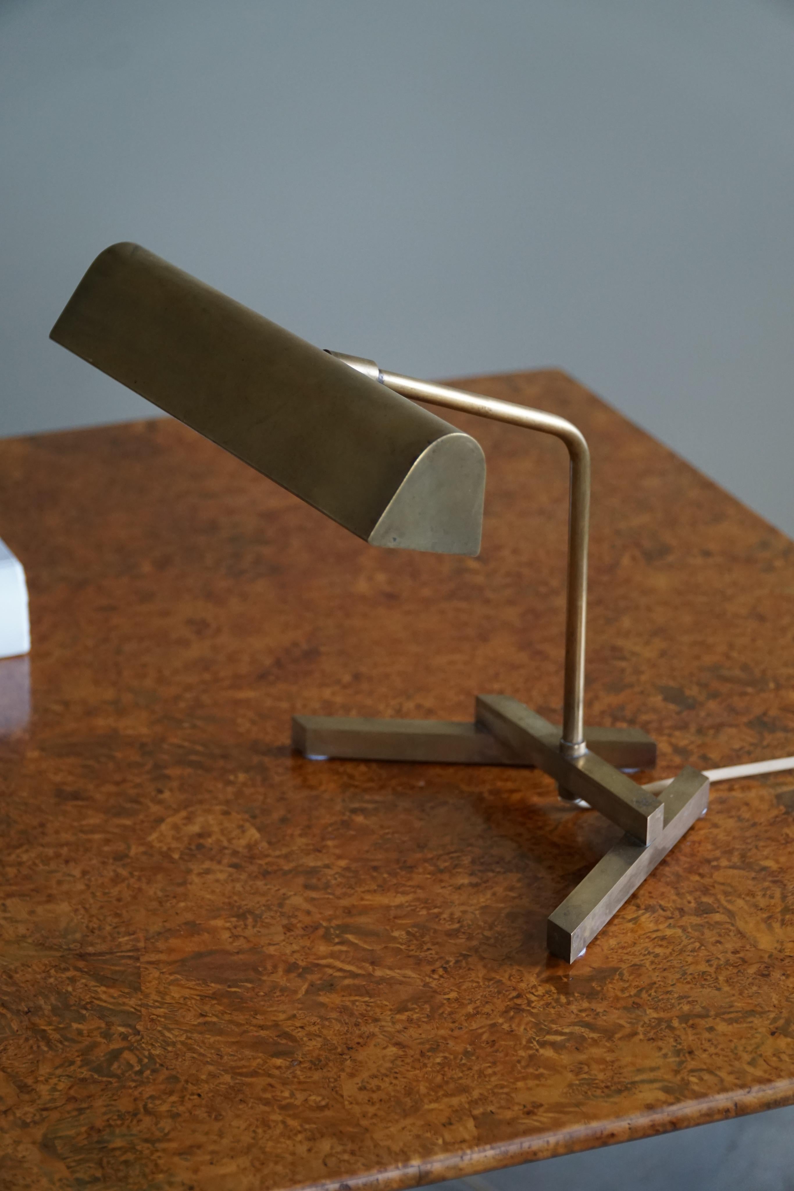 Danish Mid Century Modern, Geometric Table Lamp in Brass from the 1950s For Sale 3