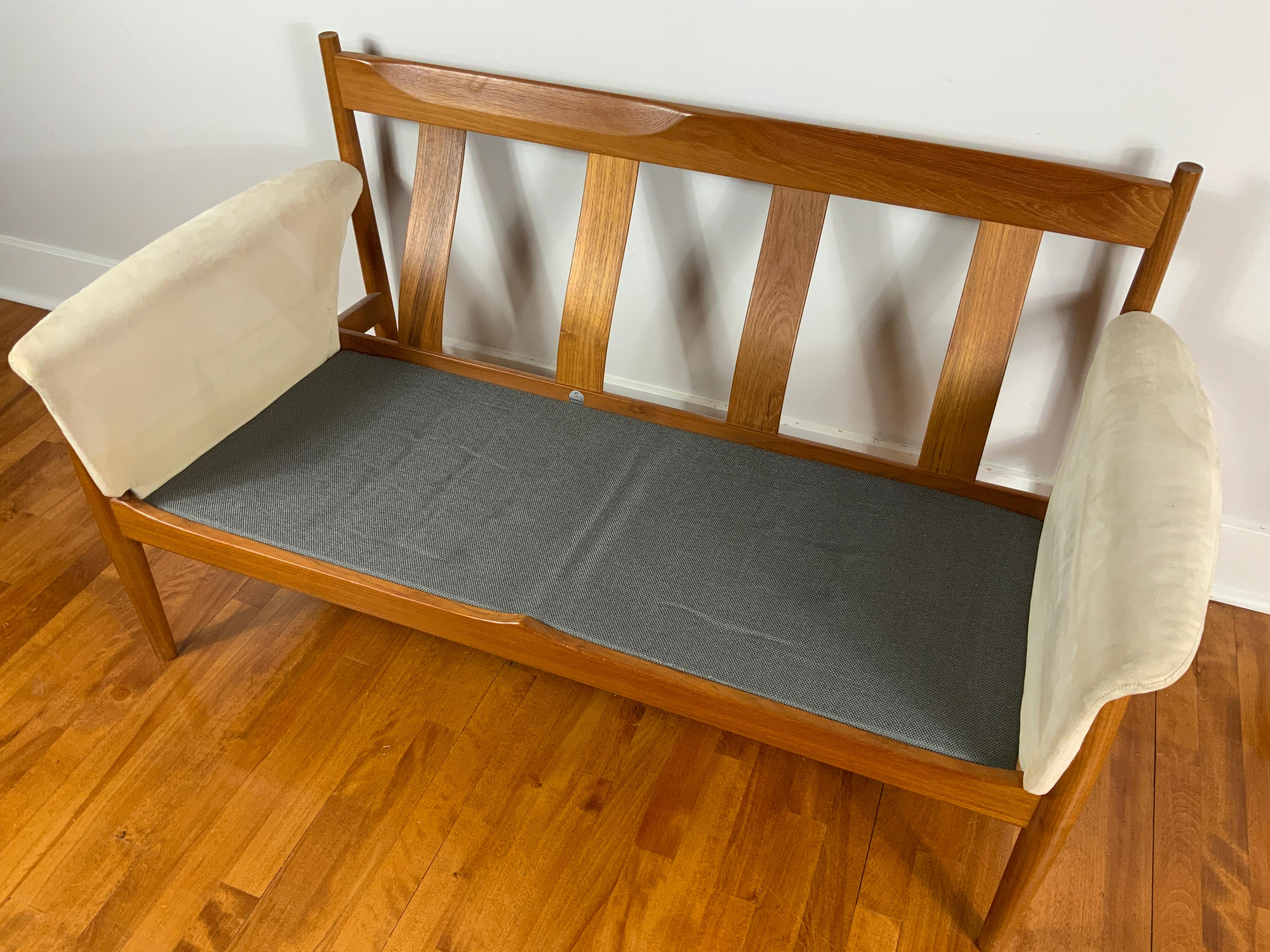 Mid-20th Century Danish MId-Century Modern Grete Jalk Settee for France and Son, ca. 1960’s For Sale